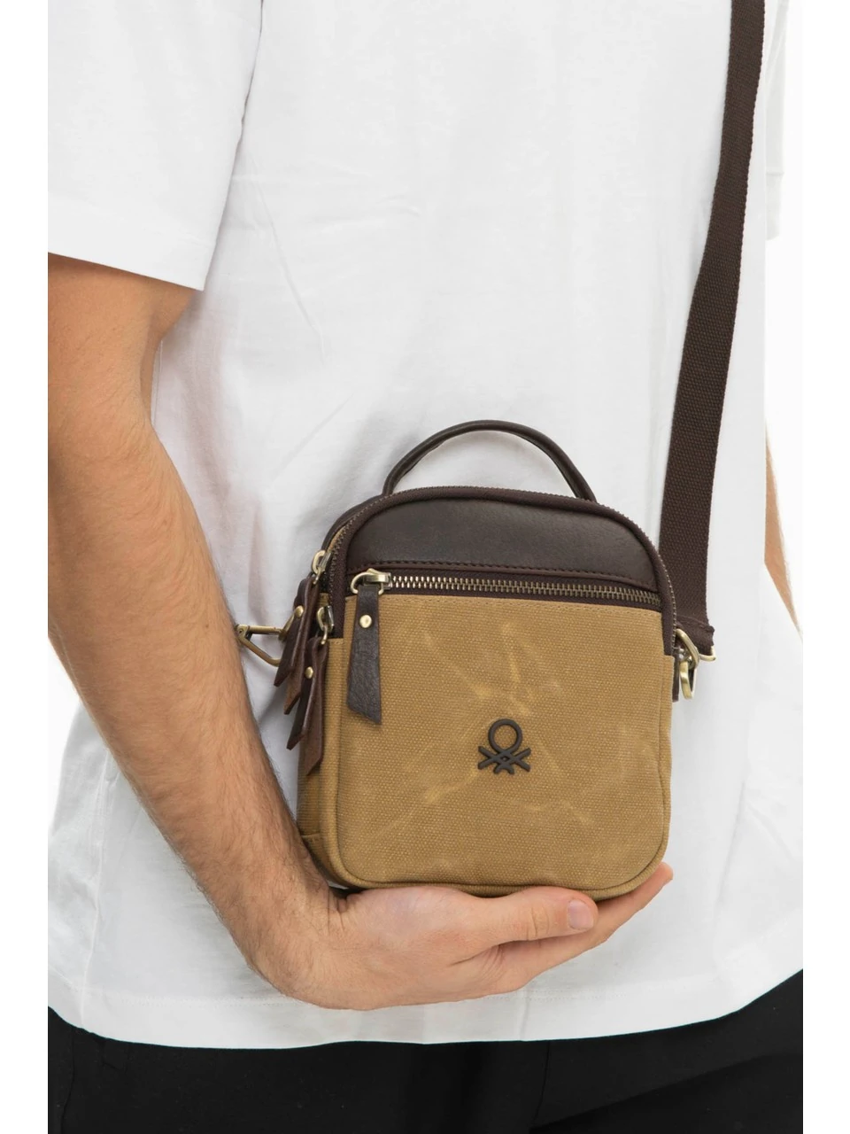 UNITED COLORS OF BENETTON ERKEK ÇAPRAZ ÇANTASI C.BNT_1015