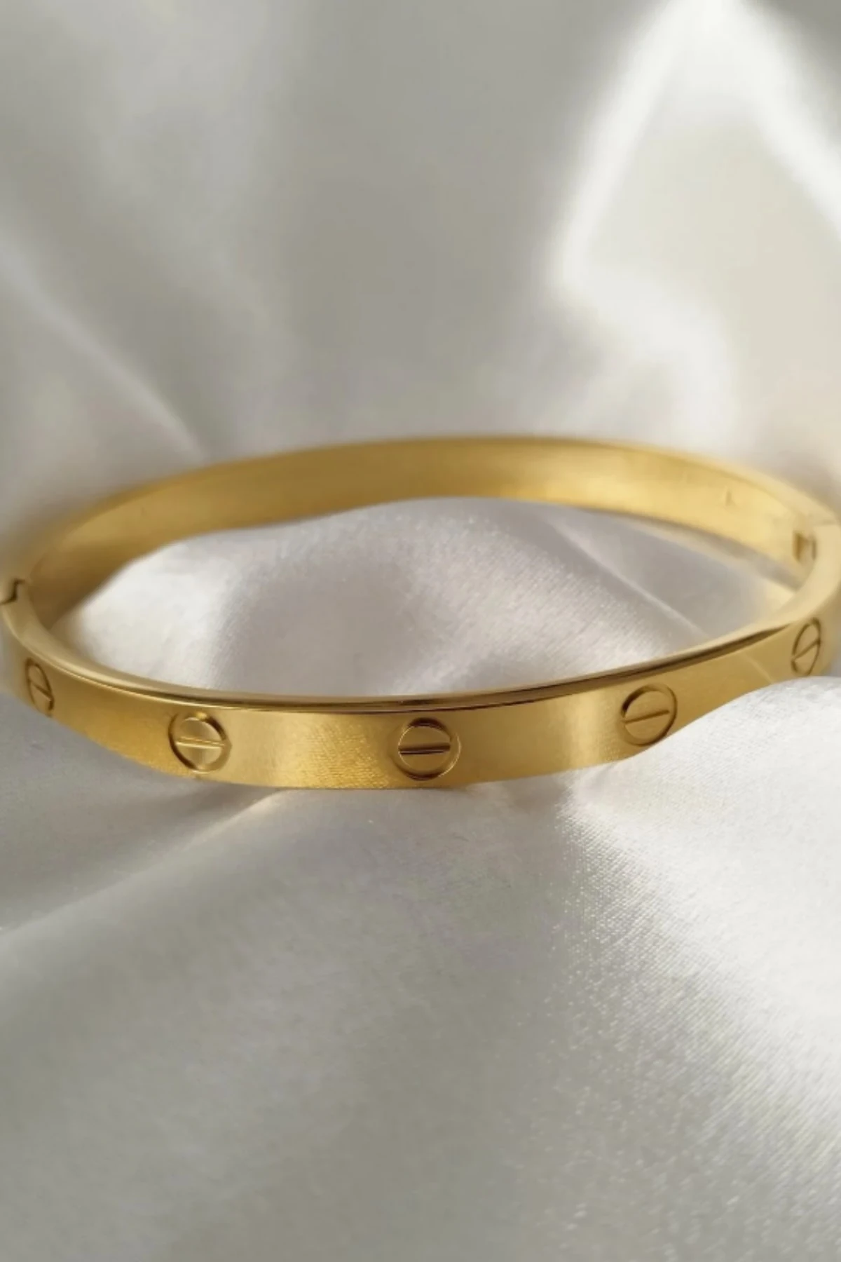 ALTIN RENK DÜZ KALIN MODEL BİLEKLİK CRTIER-BLK-ZRV-3