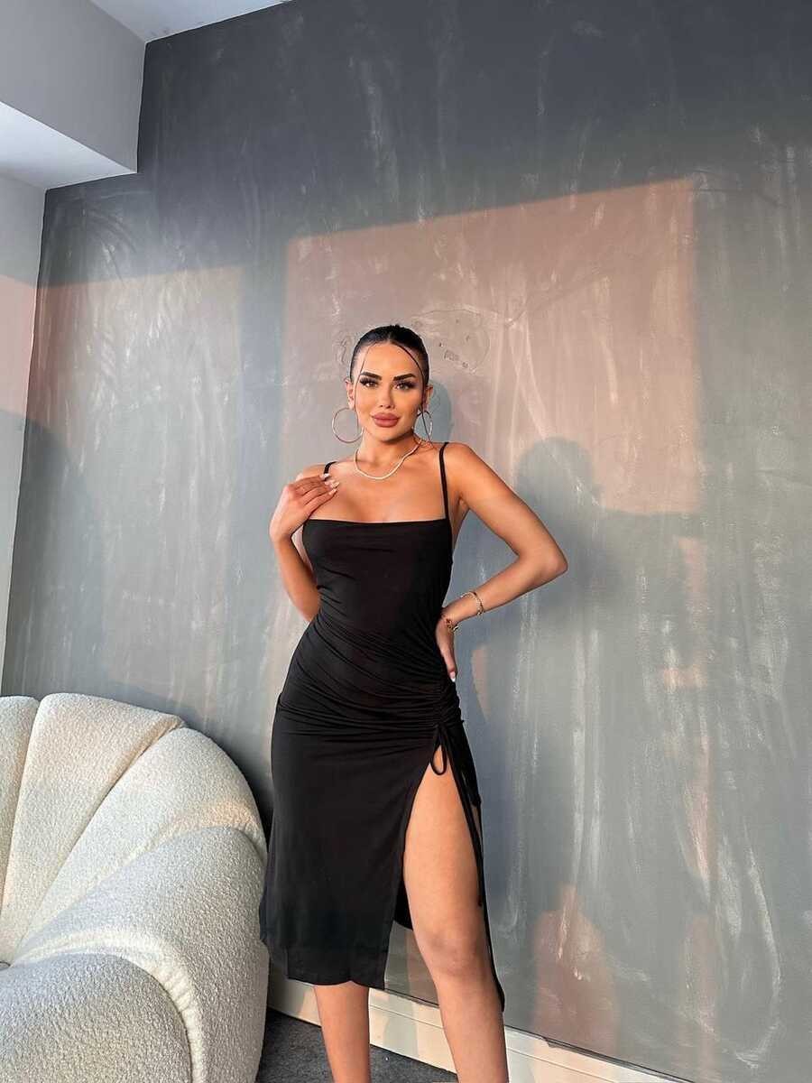 SİYAH YANDAN LASTİKLİ UZUN ELBİSE