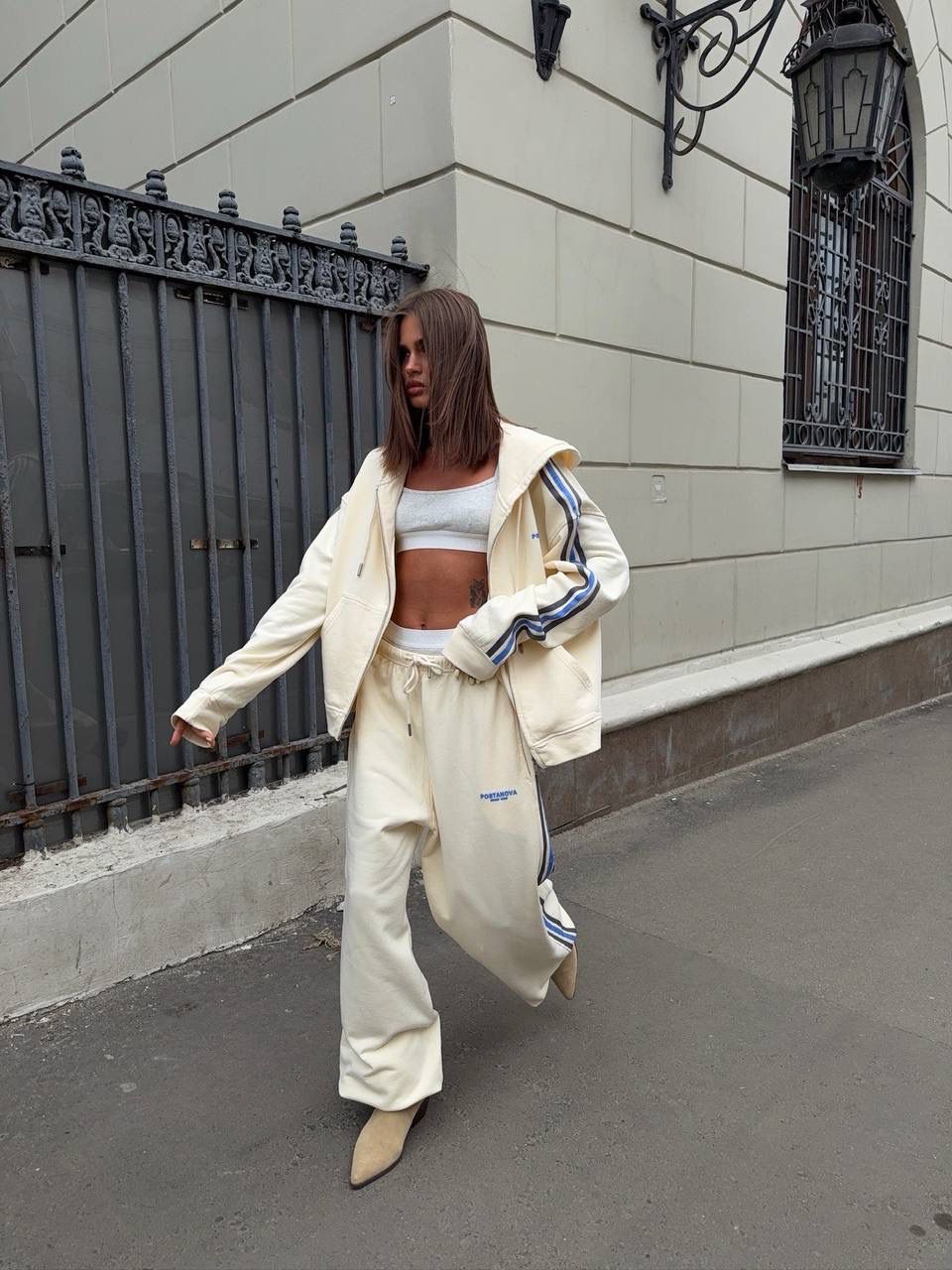 ŞERİTLİ ÜÇ İPLİK EŞOFMAN TAKIM