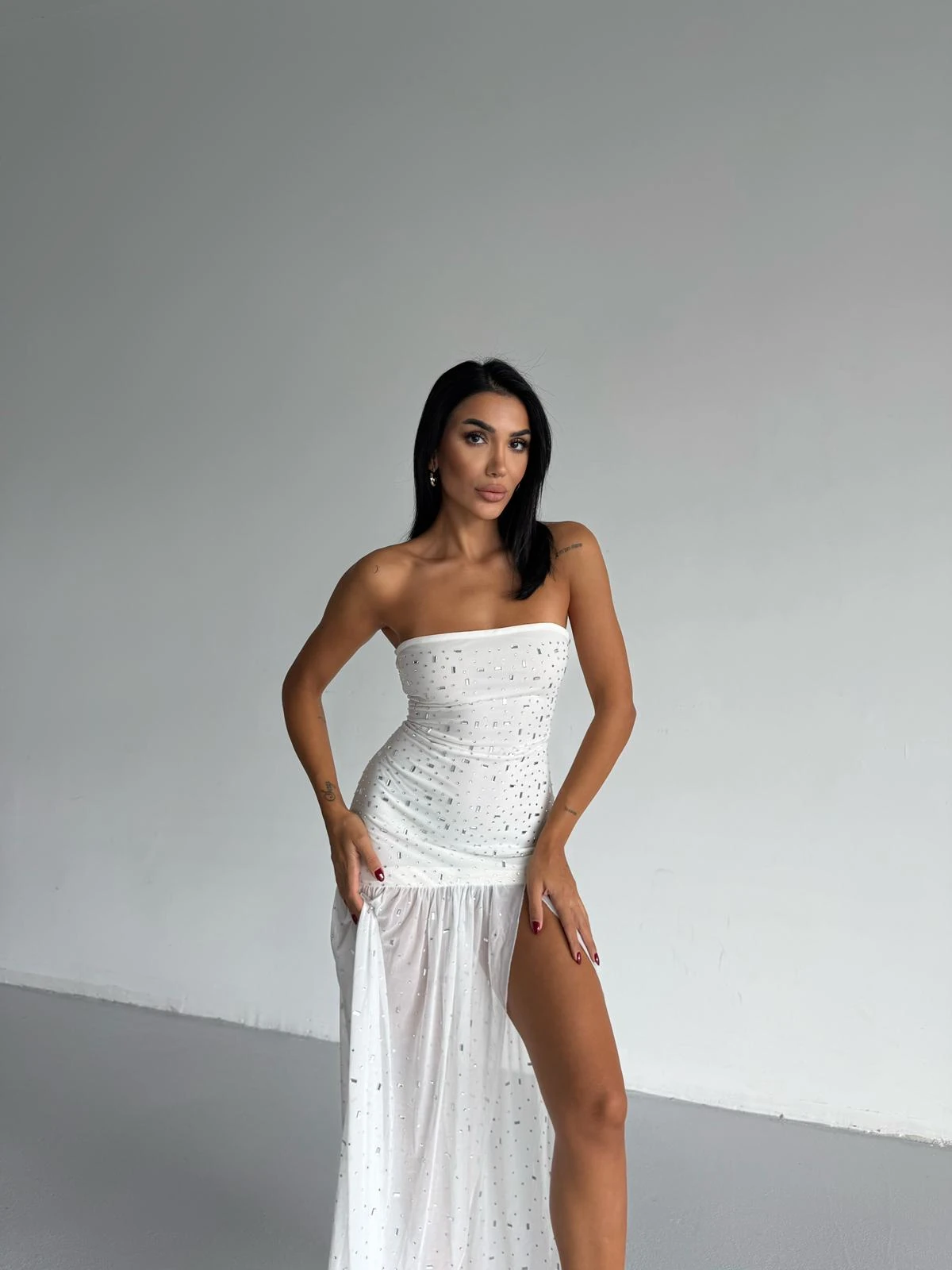 PARLAK TAŞLI UZUN ELBİSE