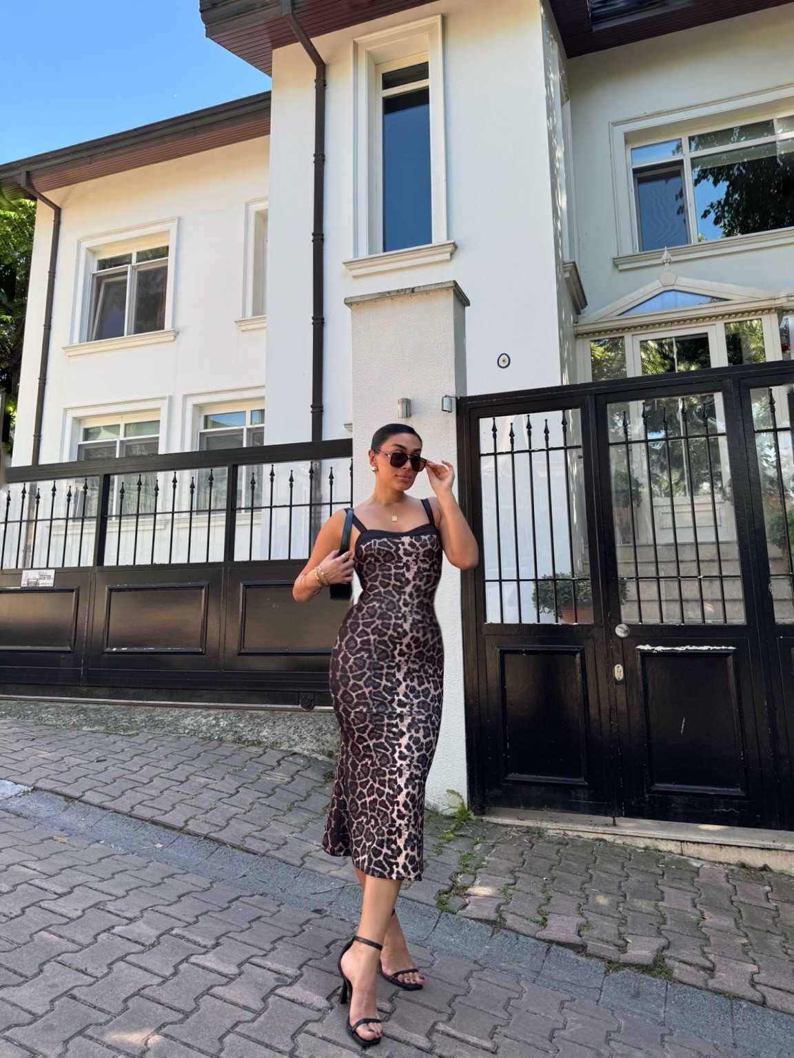 UZUN ASKILI LEOPAR ELBİSE