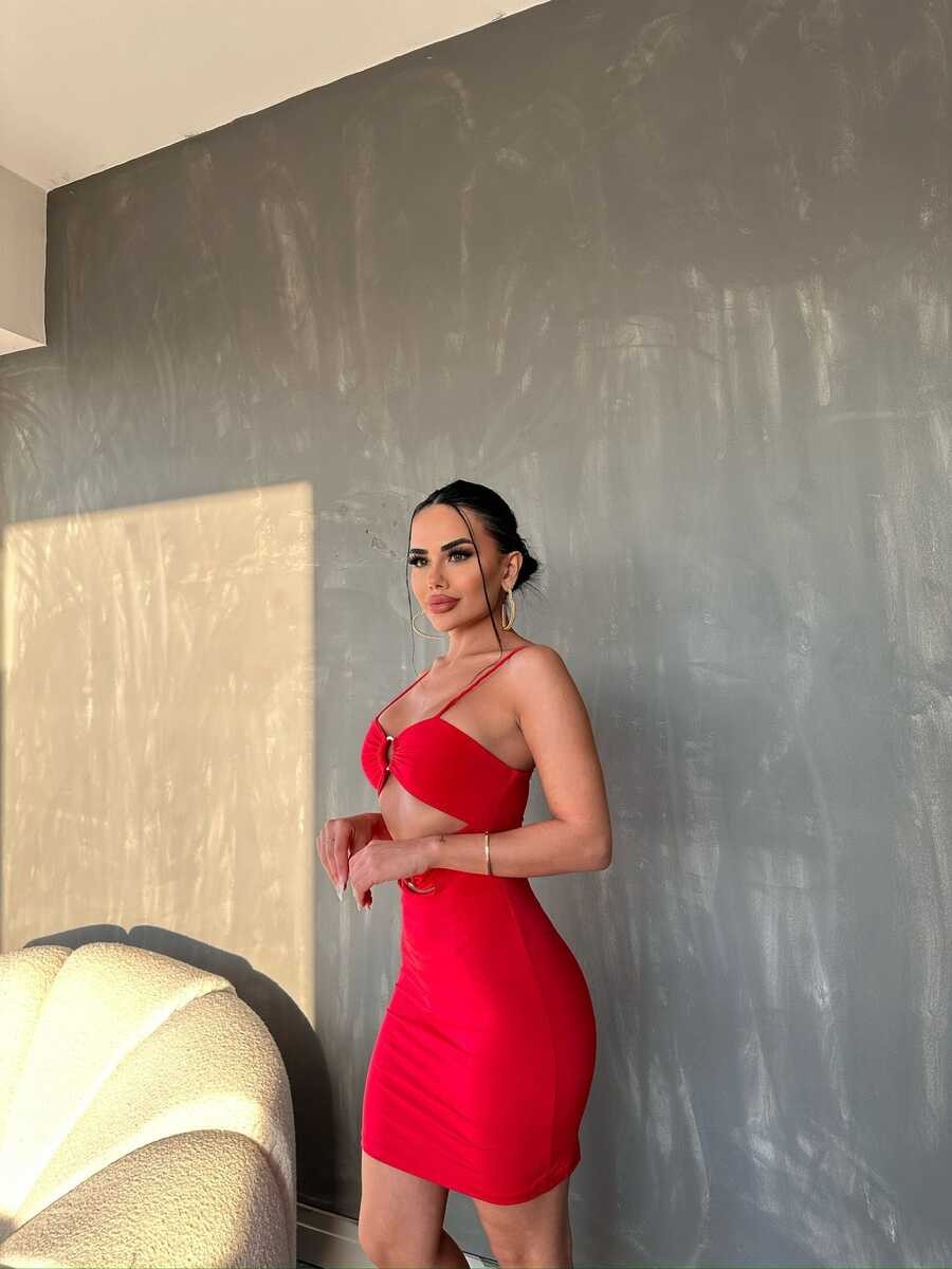 AKSESUARLI SANDY ELBİSE KIRMIZI