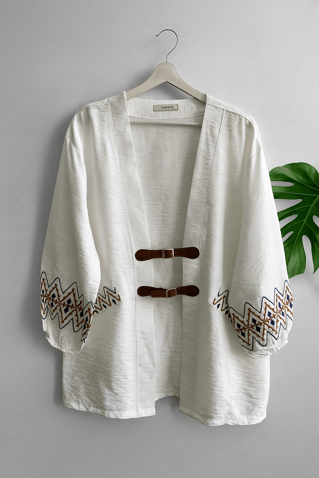 Kemer Bağlamalı Nakışlı Kimono Beyaz