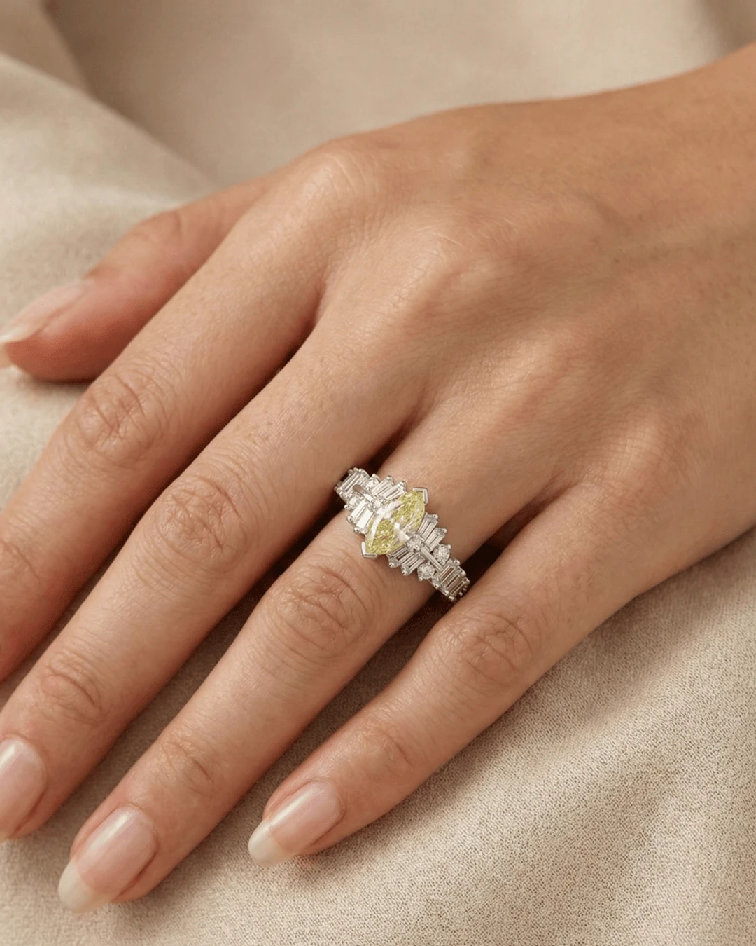 925 Gümüş | Turmalin Taşlı Baget İşlemeli Yüzük