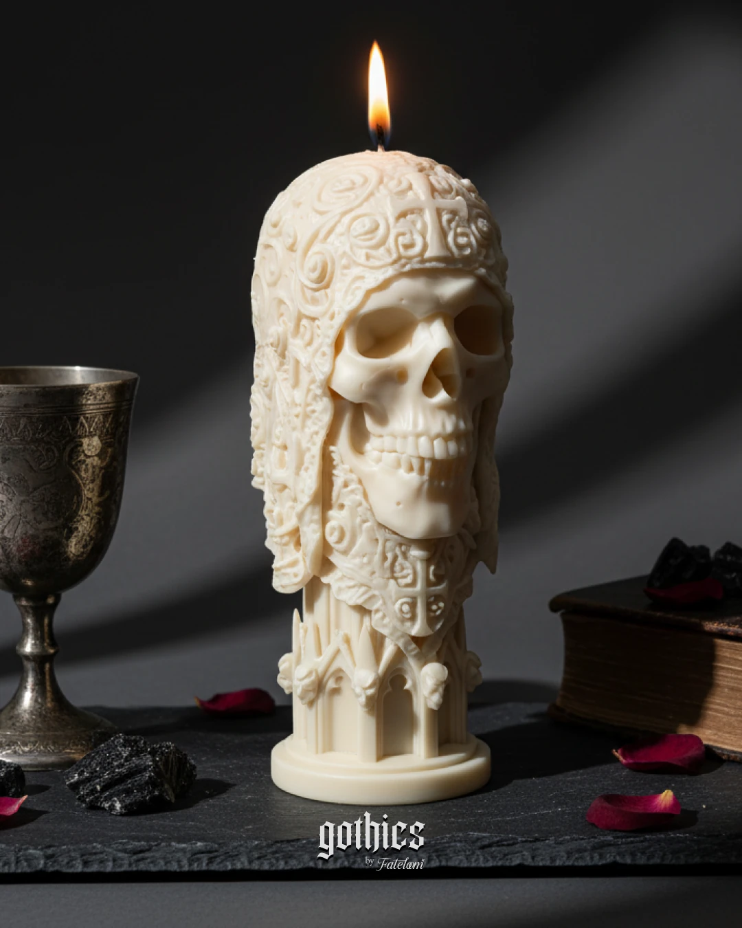 Gothic Kasklı Kurukafa Mum | Detaylı Büyük Boy | Gotik Dekorasyon ve Hediyelik Mum