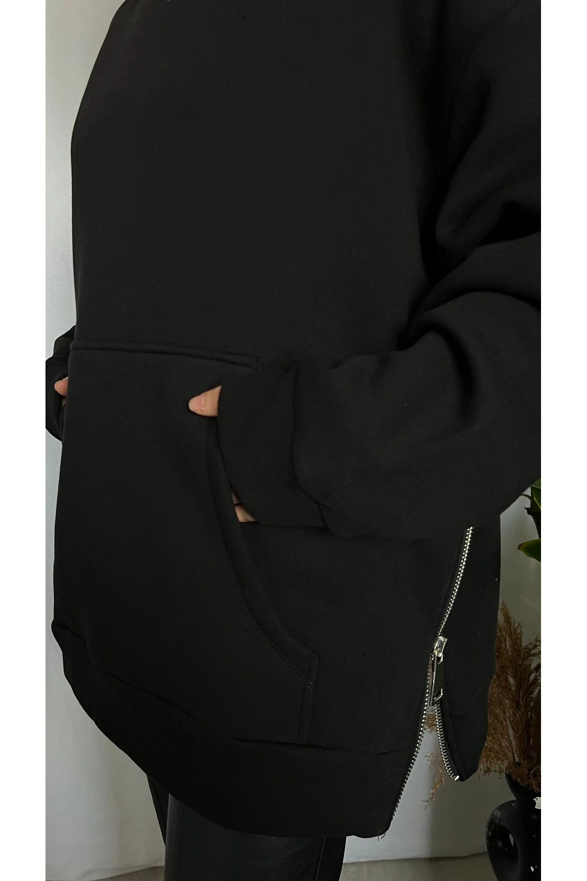 FERMUAR DETAYLI KAPÜŞONLU SWEATSHİRT