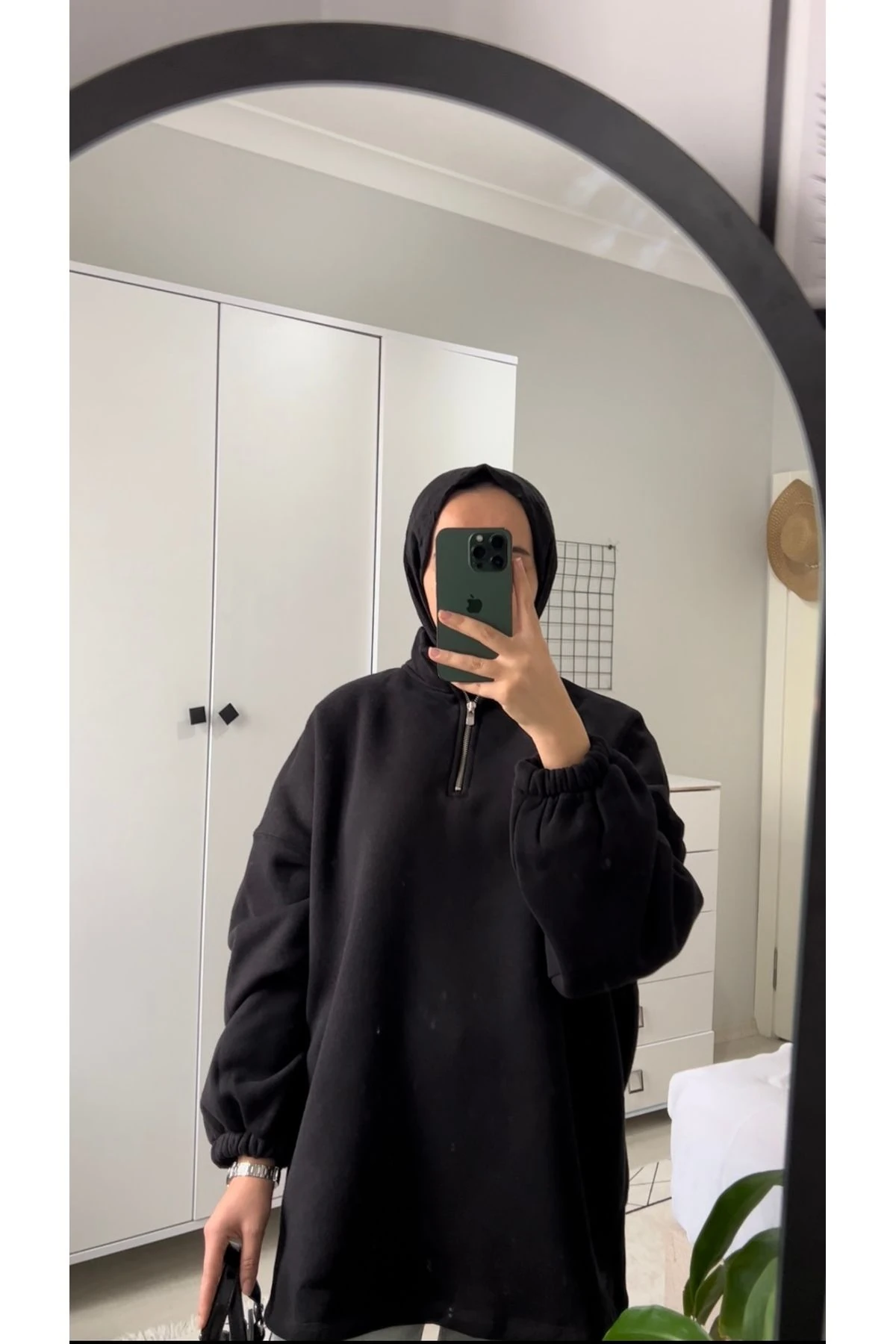 YAKA FERMUAR DETAYLI ŞARDONLU SWEAT