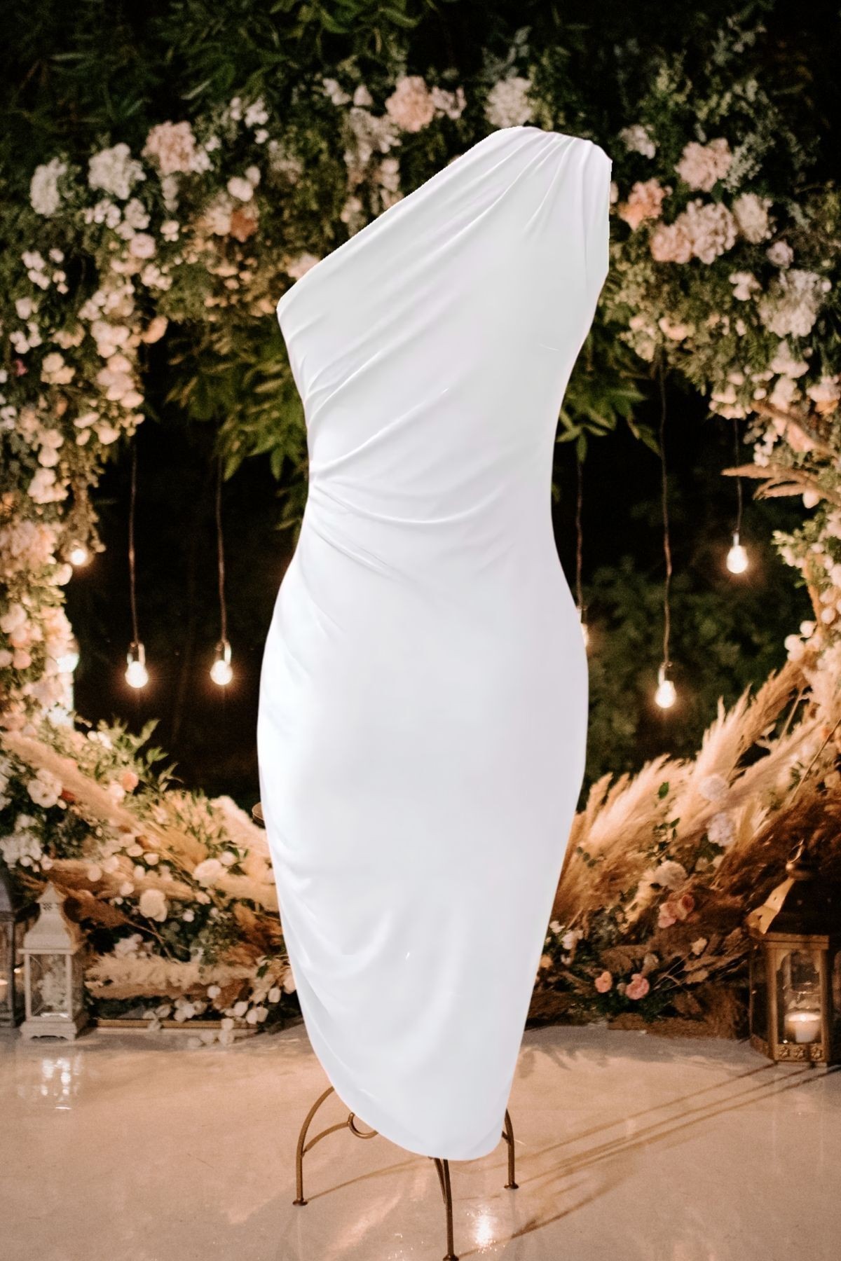 One-Shoulder-Hochzeitskleid mit Falten, Midi-Kleid