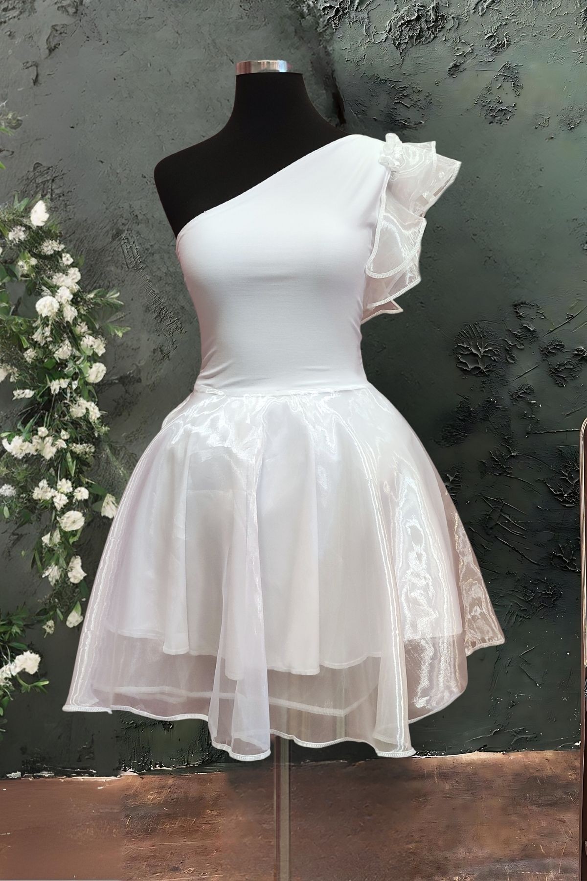 Mini Robe Bustier de Soirée avec Tulle et Volants en Organza à Une Épaule - Robe de Remise de Diplômes - Blanc