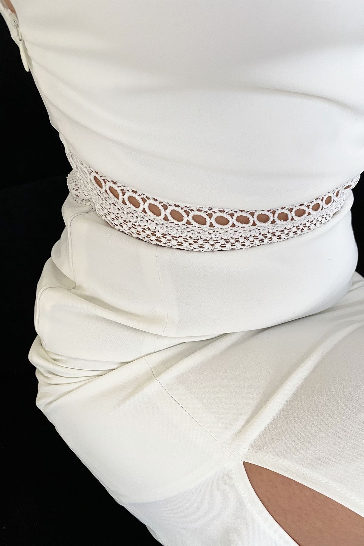 Abito da Sposa in Pizzo con Spacco Incrociato in Lycra