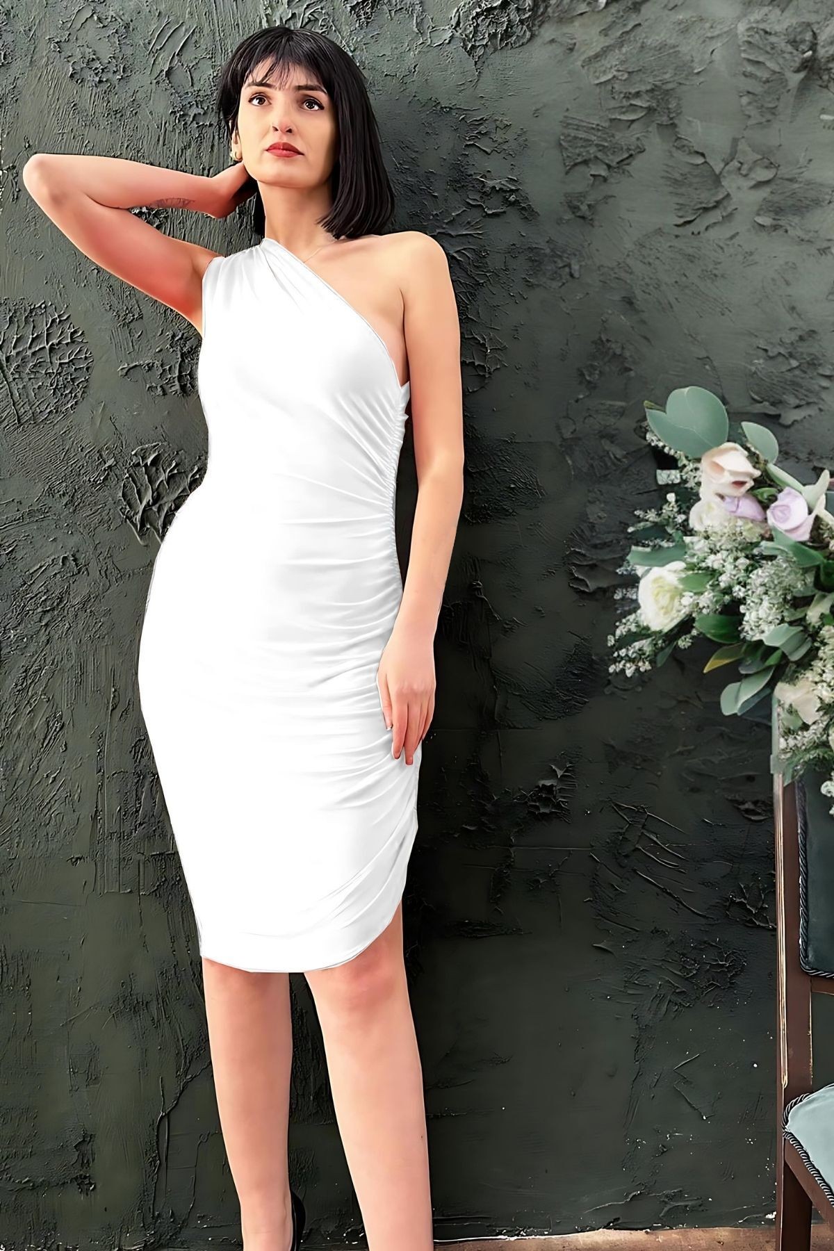 One-Shoulder-Hochzeitskleid mit Falten, Midi-Kleid