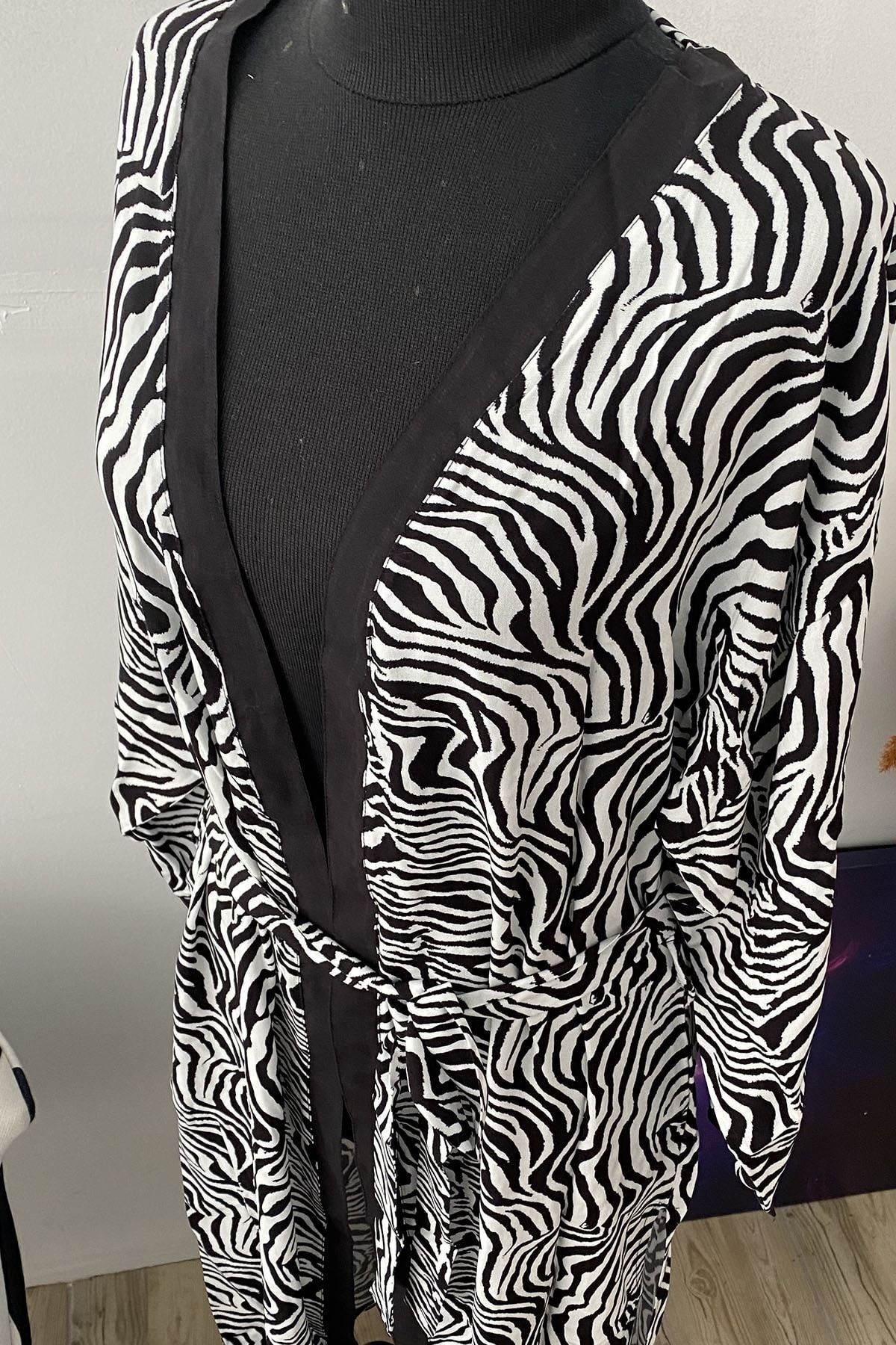 Kadın Zebra Desen Kemerli Uzun Kadın Kimono