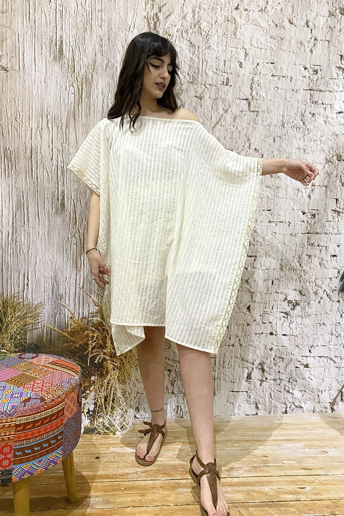 Robe Poncho Ceinturée Côtelée en Tissu Naturel pour Femme