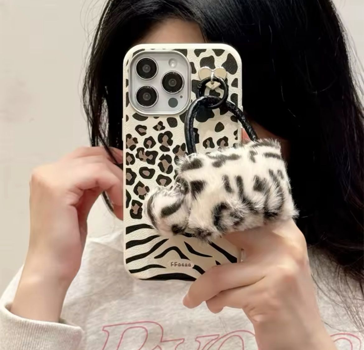 AKSESUAR SALLANTILI ZEBRA DESENLİ  KILIFLAR 