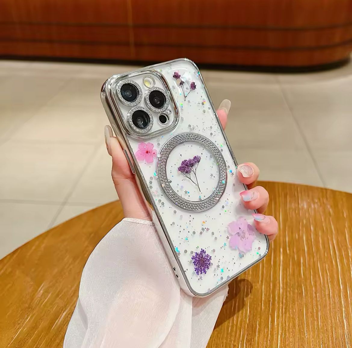 GERÇEK ÇİÇEK TAŞLI KAMERA LENS KORUMALI MAGSAFE ŞARJ ÖZELLİKLİ LÜX KILIFLAR 