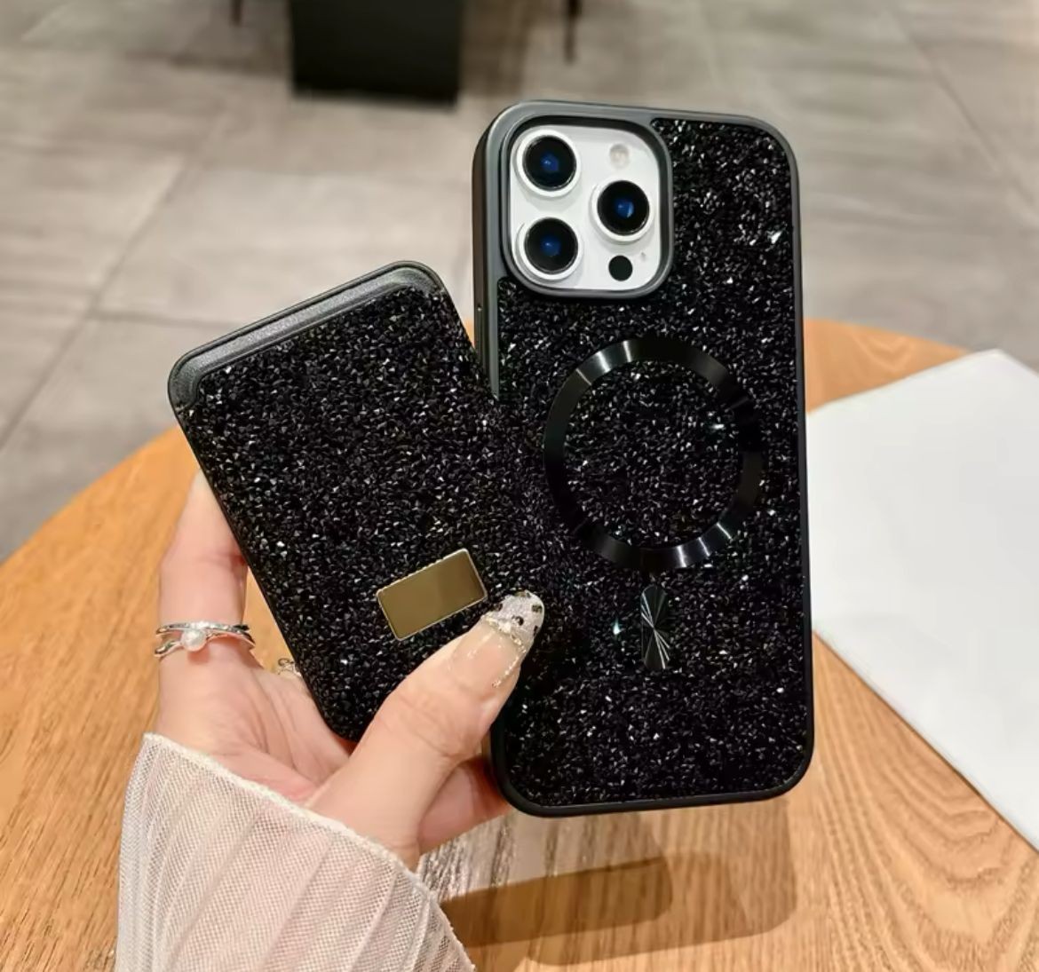 SWAROVSKİ TAŞLI MAGSAFE KARTLIKLI DİAMOND LÜX KILIFLAR 