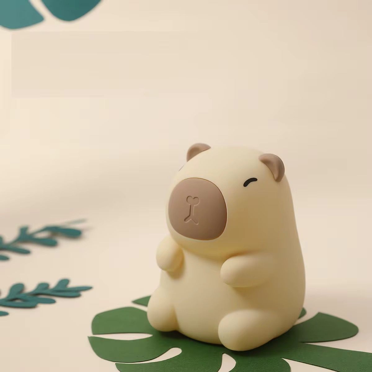 Capybara Yeşil Sulufet Dokunmatik Şarj Edilebilir Renk Değiştiren Masa Ve Gece Lambası 