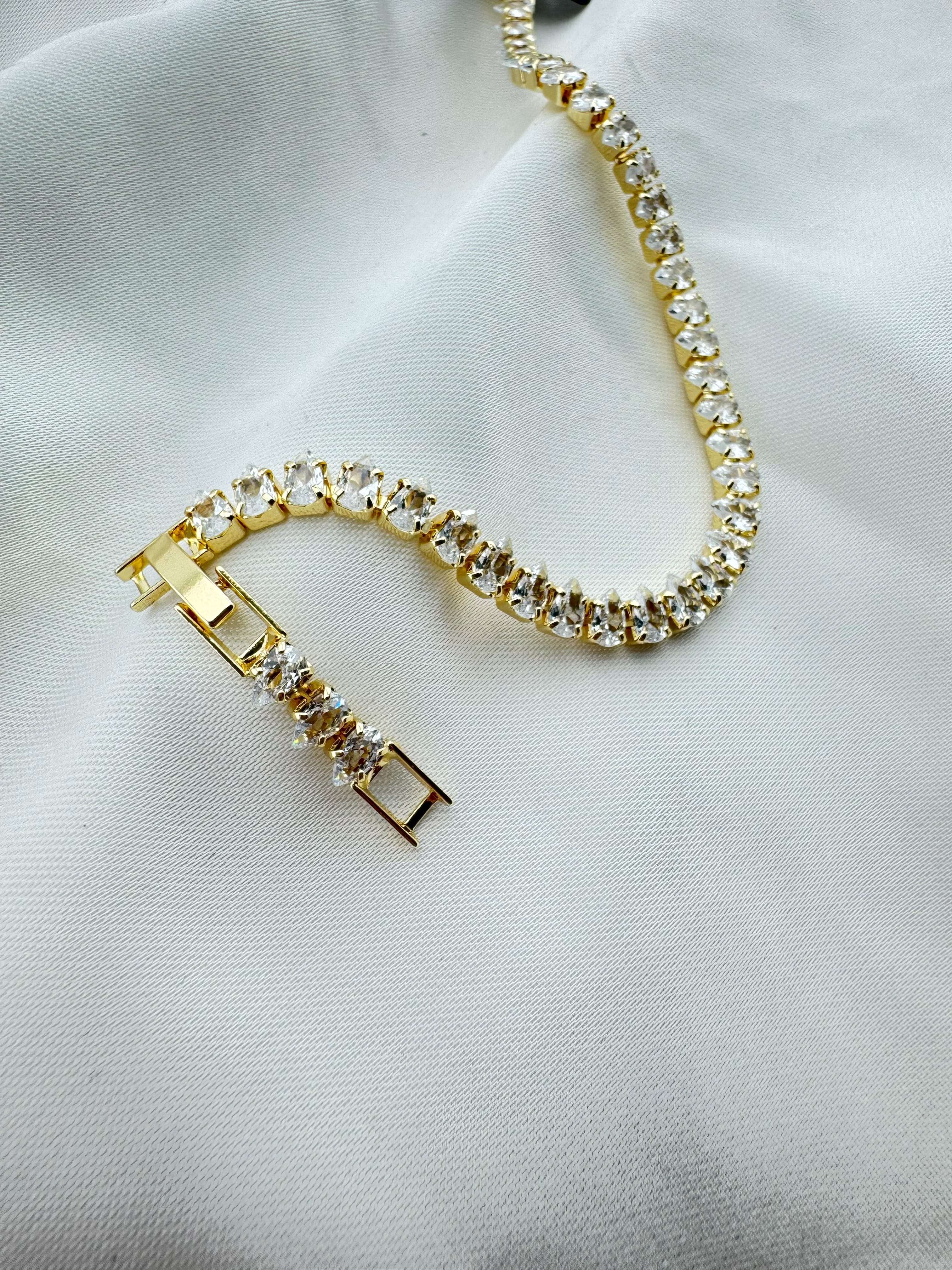 Altın Kaplama Zirkon Taşlı Çelik Bileklik 