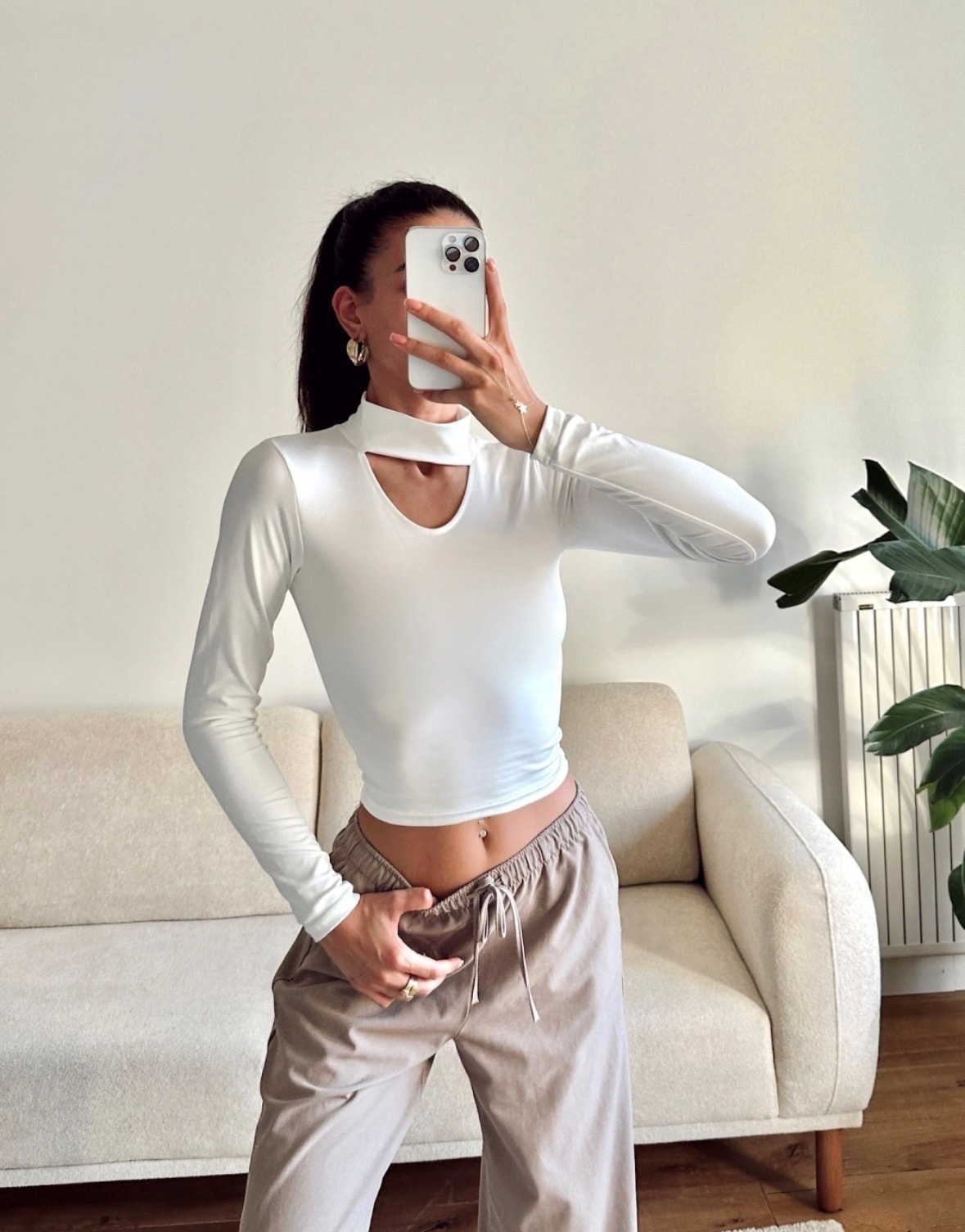 Bisiklet Yaka Önü Açık Beyaz Bluz