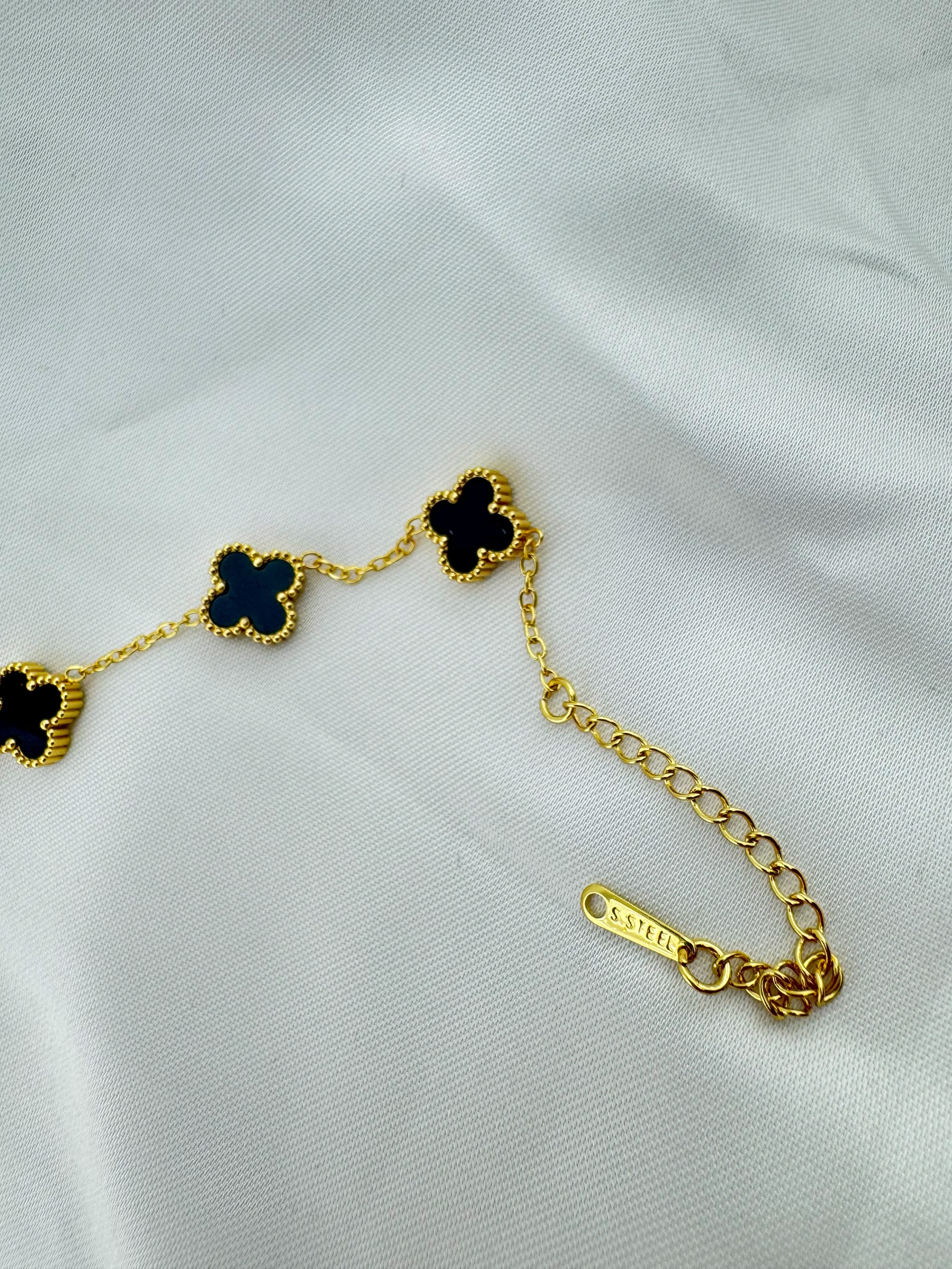 Altın Kaplama Yonca Desenli Çelik Bileklik