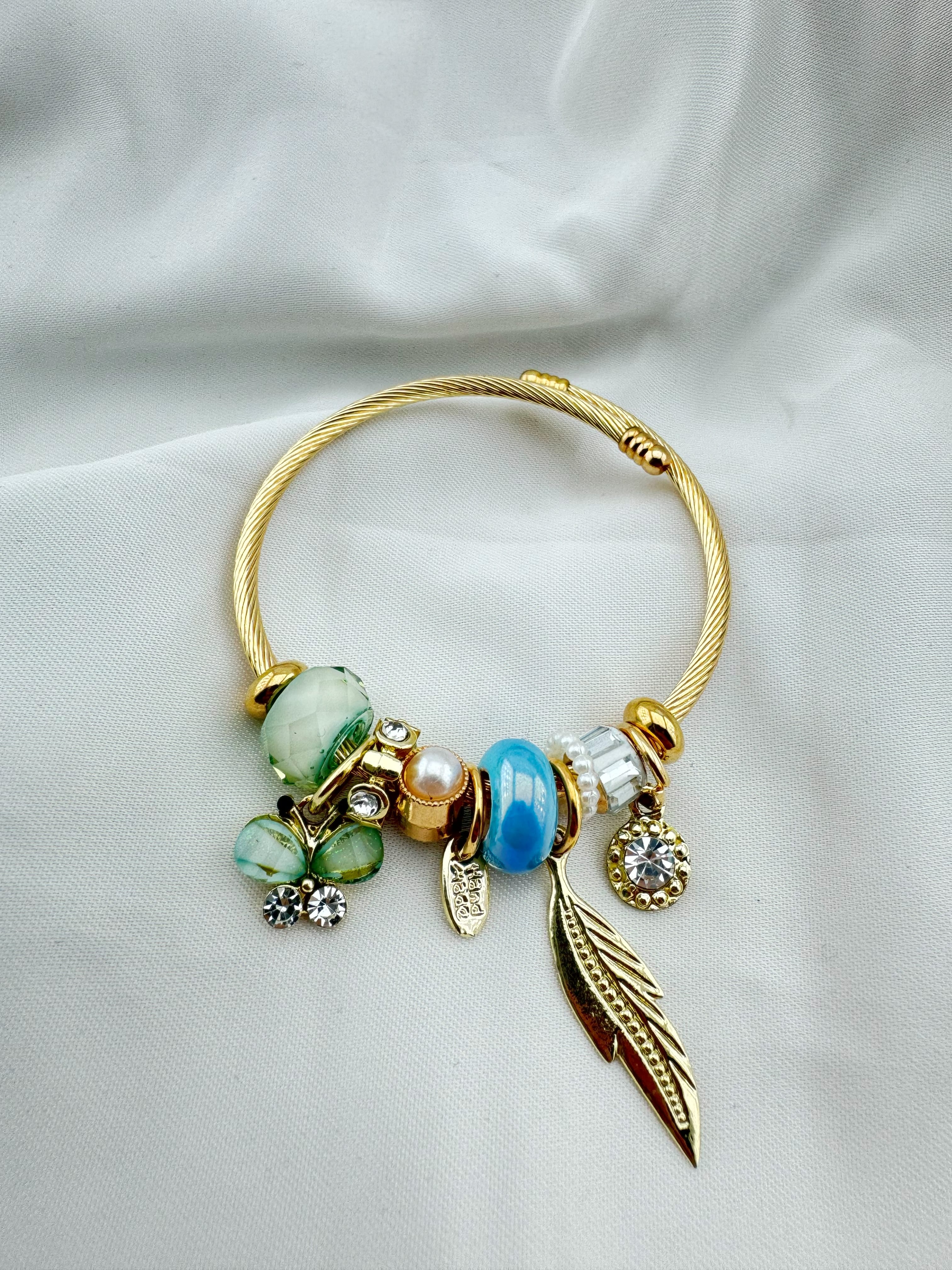 Altın Kaplama Charmlı Çelik Bileklik