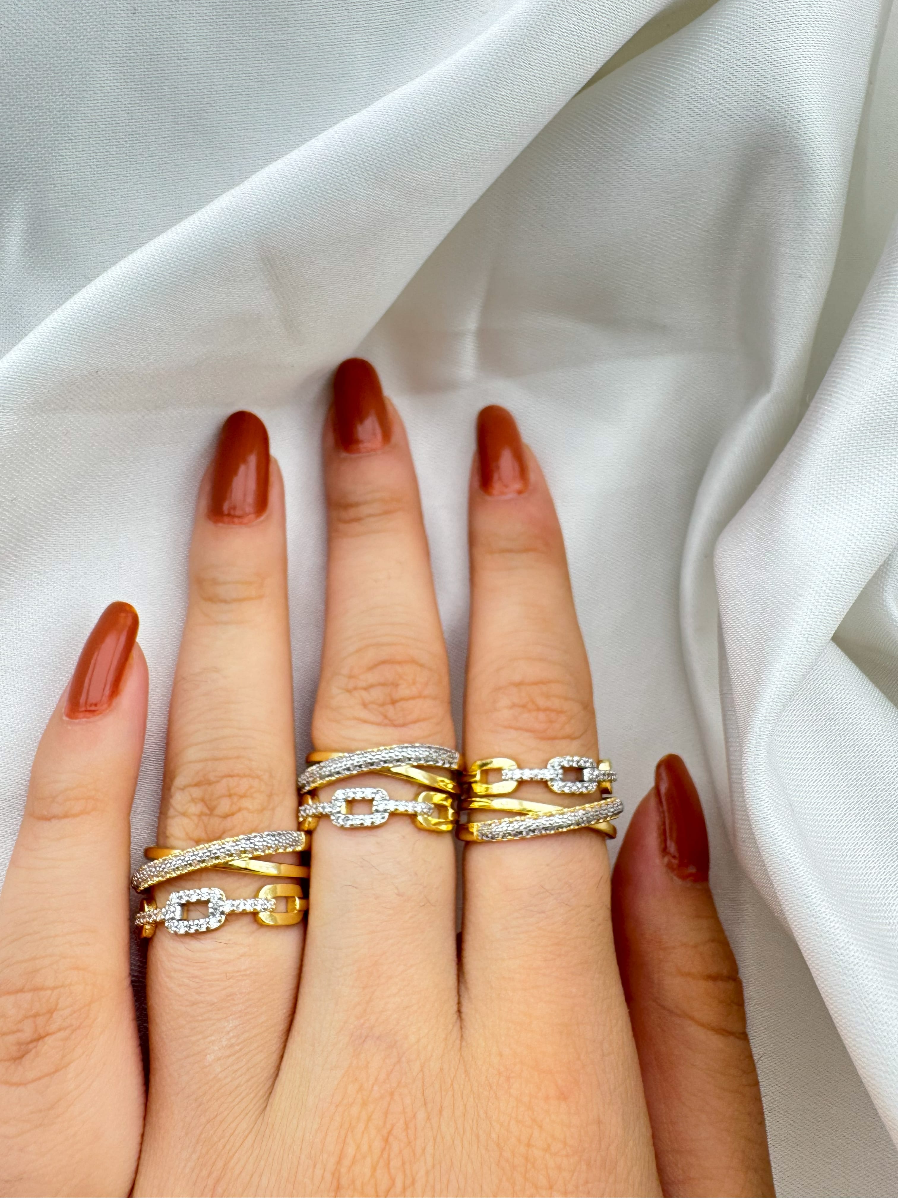 Altın Kaplama Yapay Elmas Taşlı Çelik Yüzük