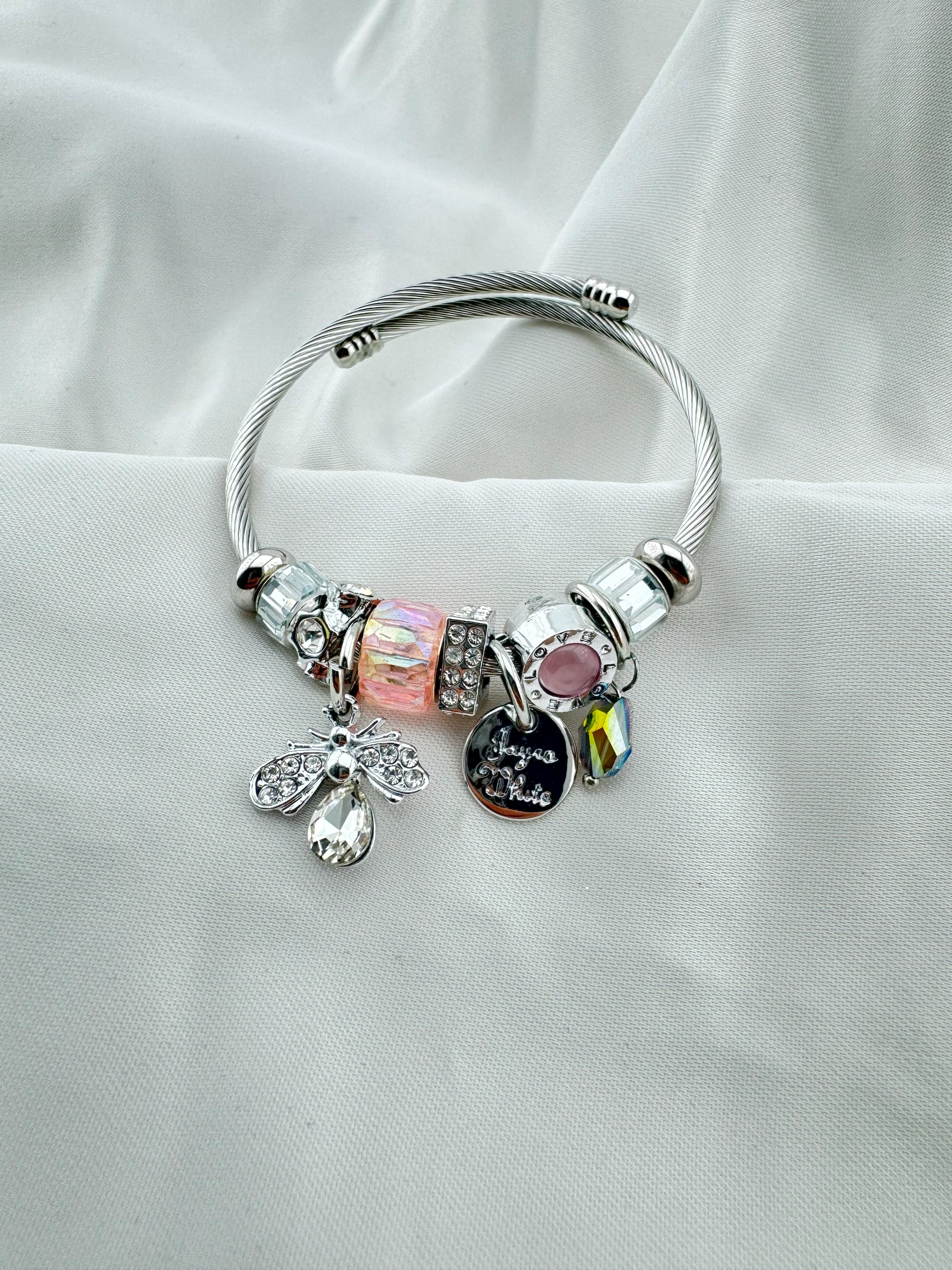 Gümüş Kaplama Charmlı Çelik Bileklik