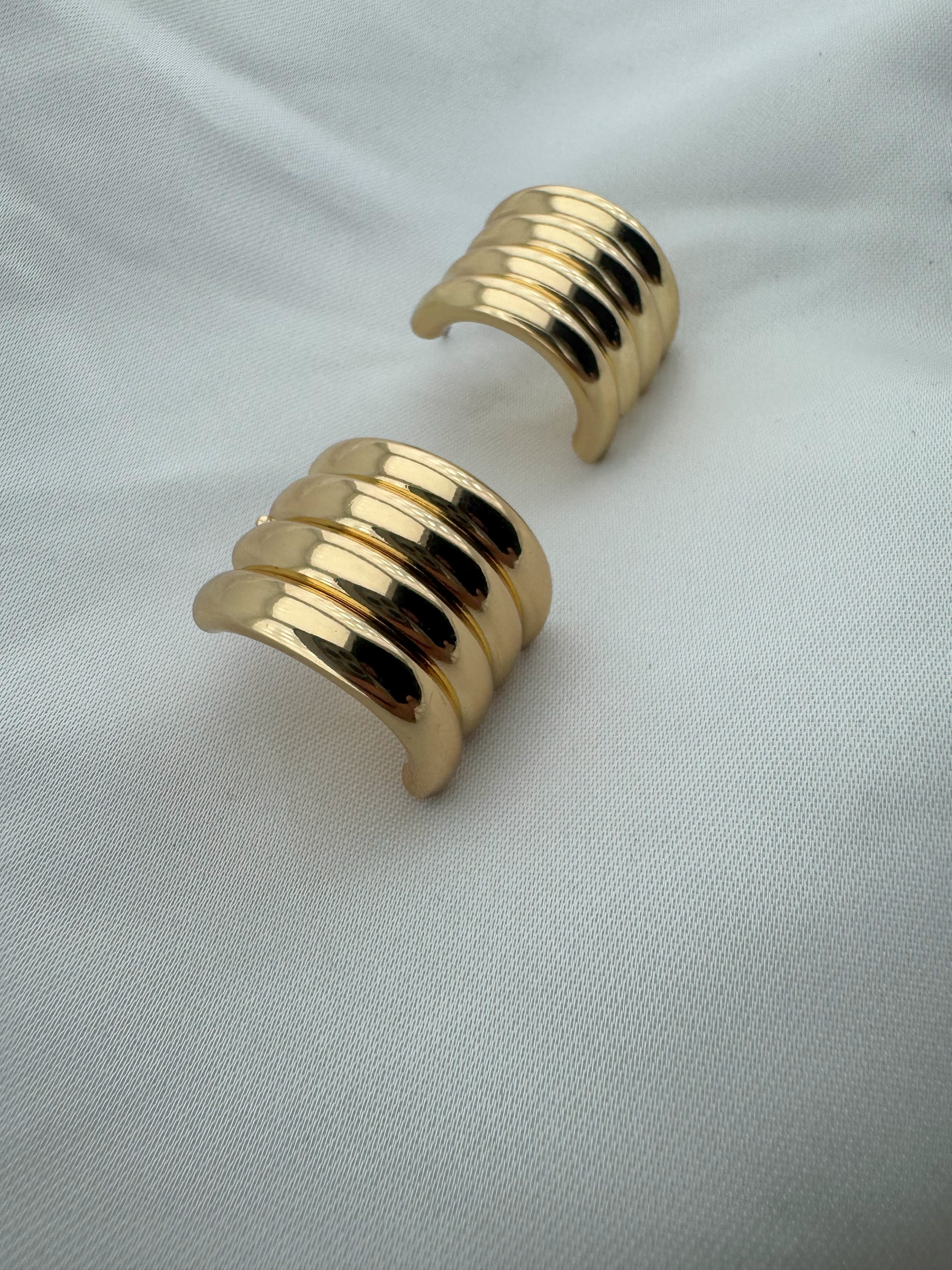 Altın Kaplama Yarım Halka Çelik Küpe 