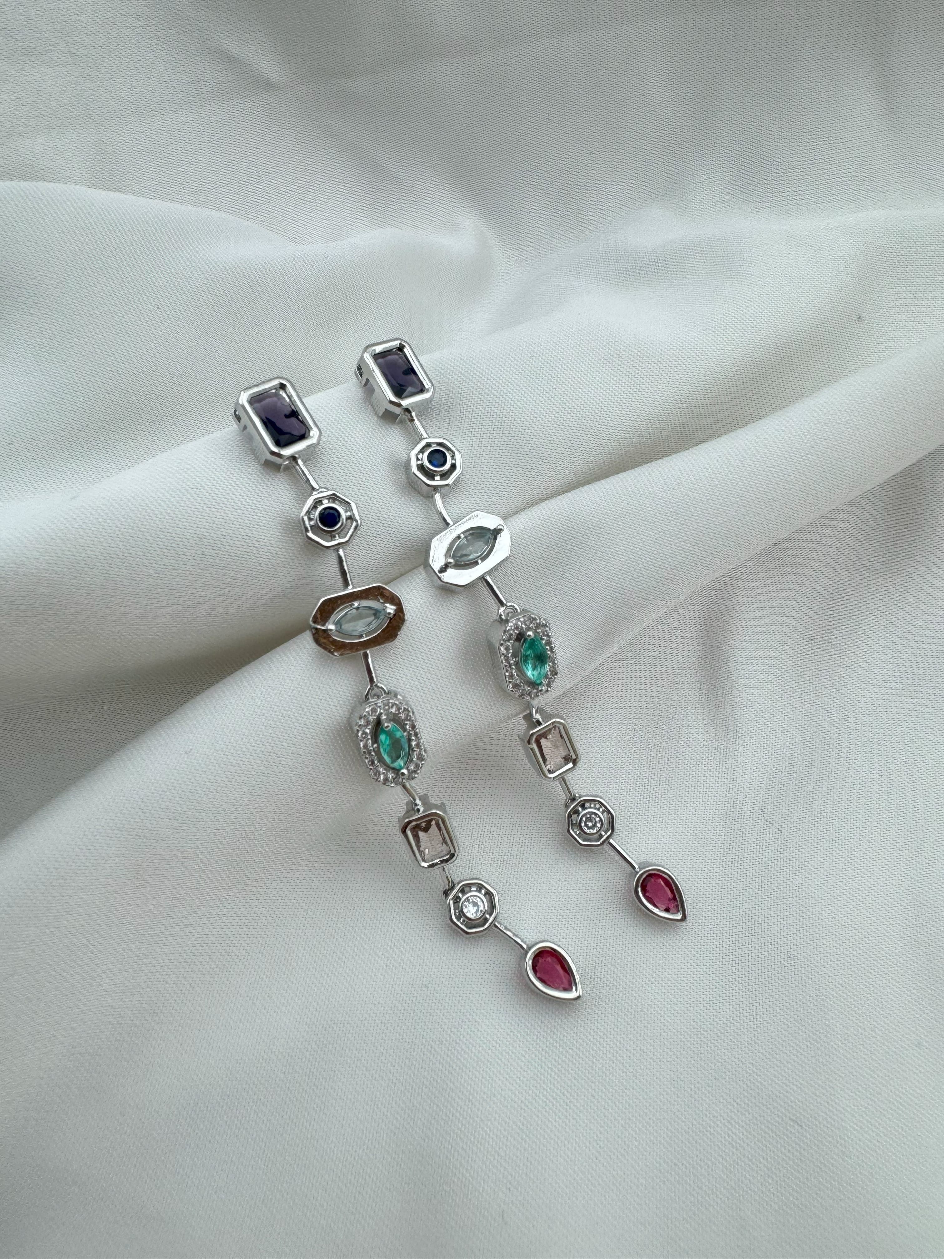 Gümüş Kaplama Zirkon Taşlı Çelik Küpe