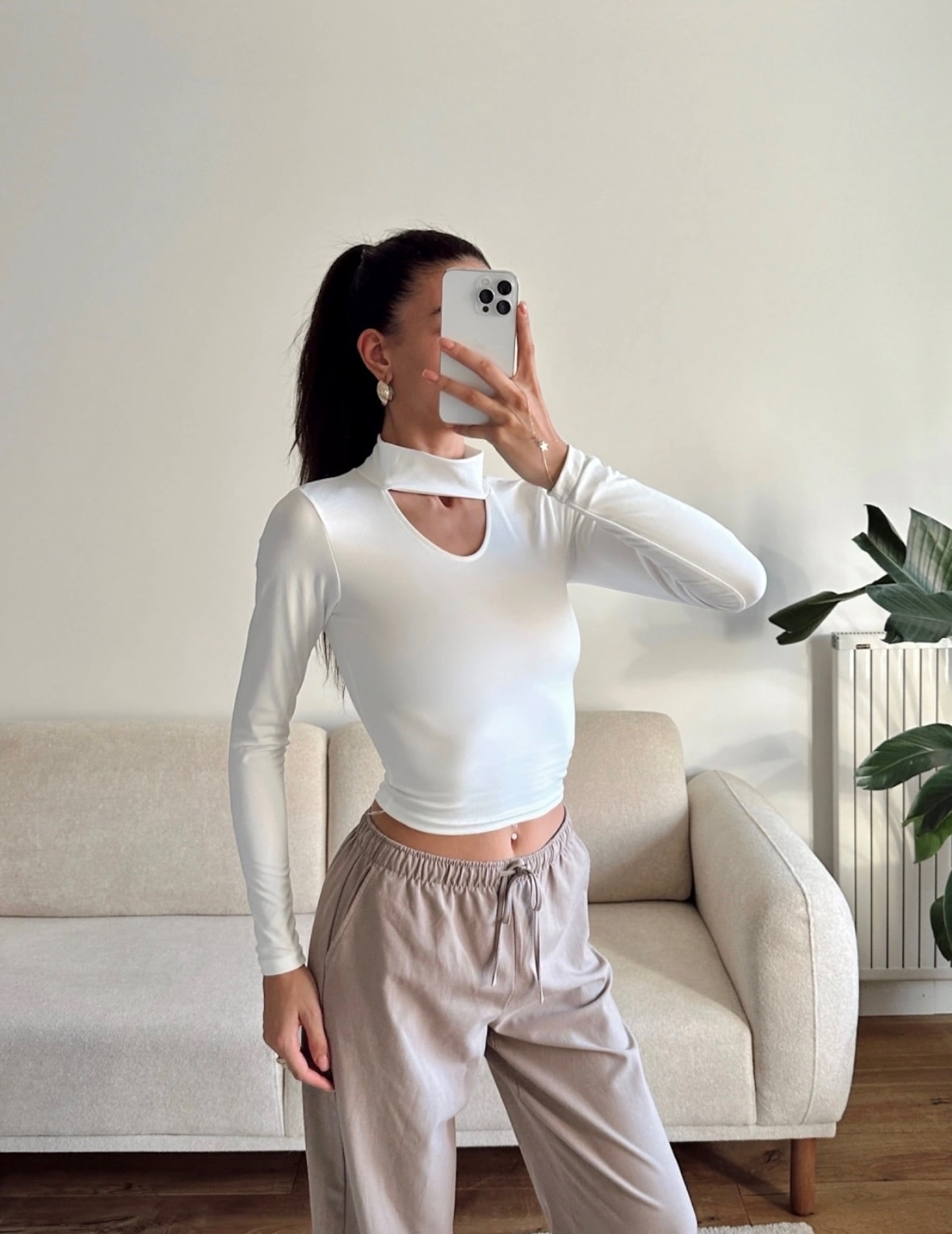 Bisiklet Yaka Önü Açık Beyaz Bluz