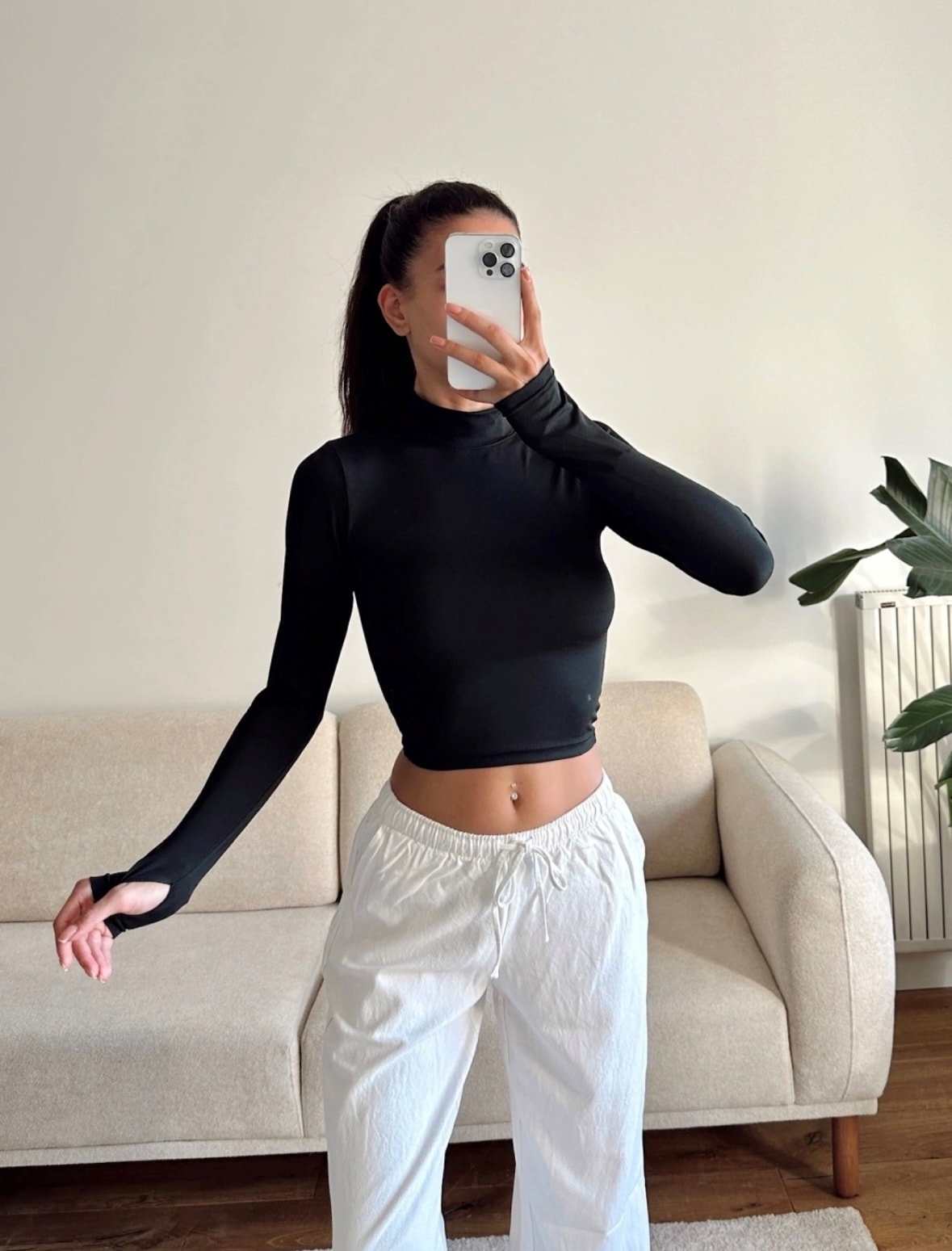 Balıkçı Yaka Parmak Detaylı Siyah Bluz