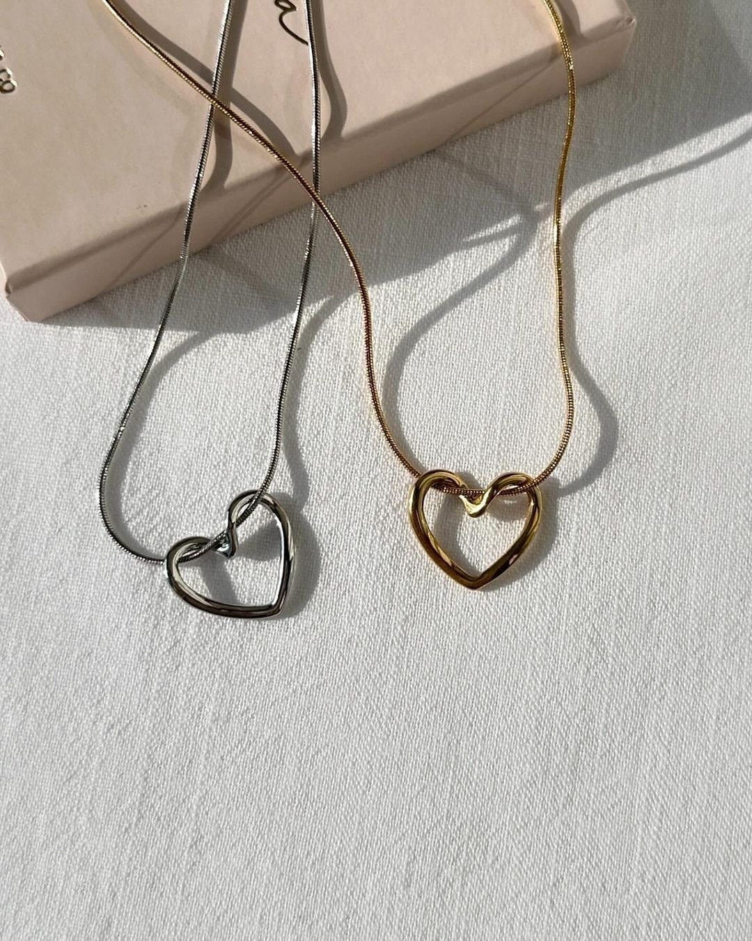 Altın-Gümüş Kaplama Kalp Desenli Çelik Kolye