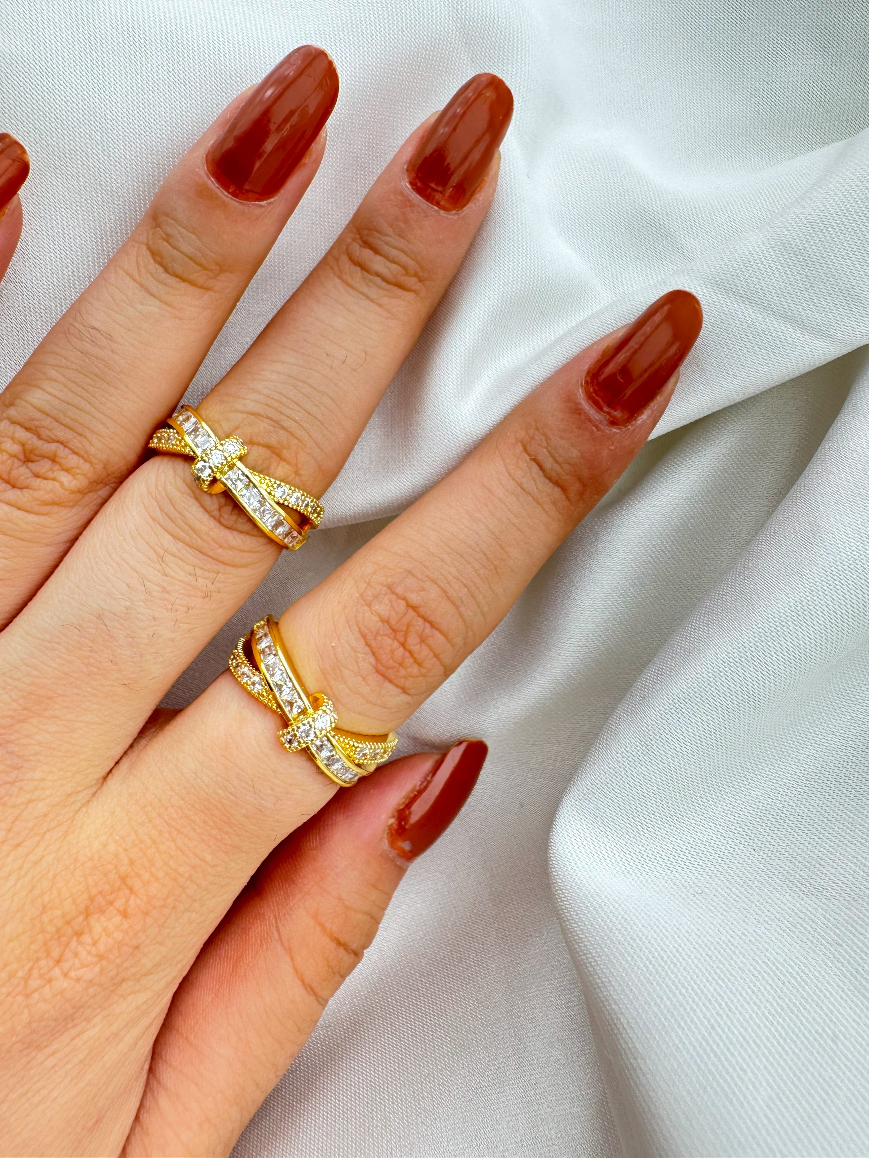 Altın Kaplama Yapay Elmas Taşlı Çelik Yüzük