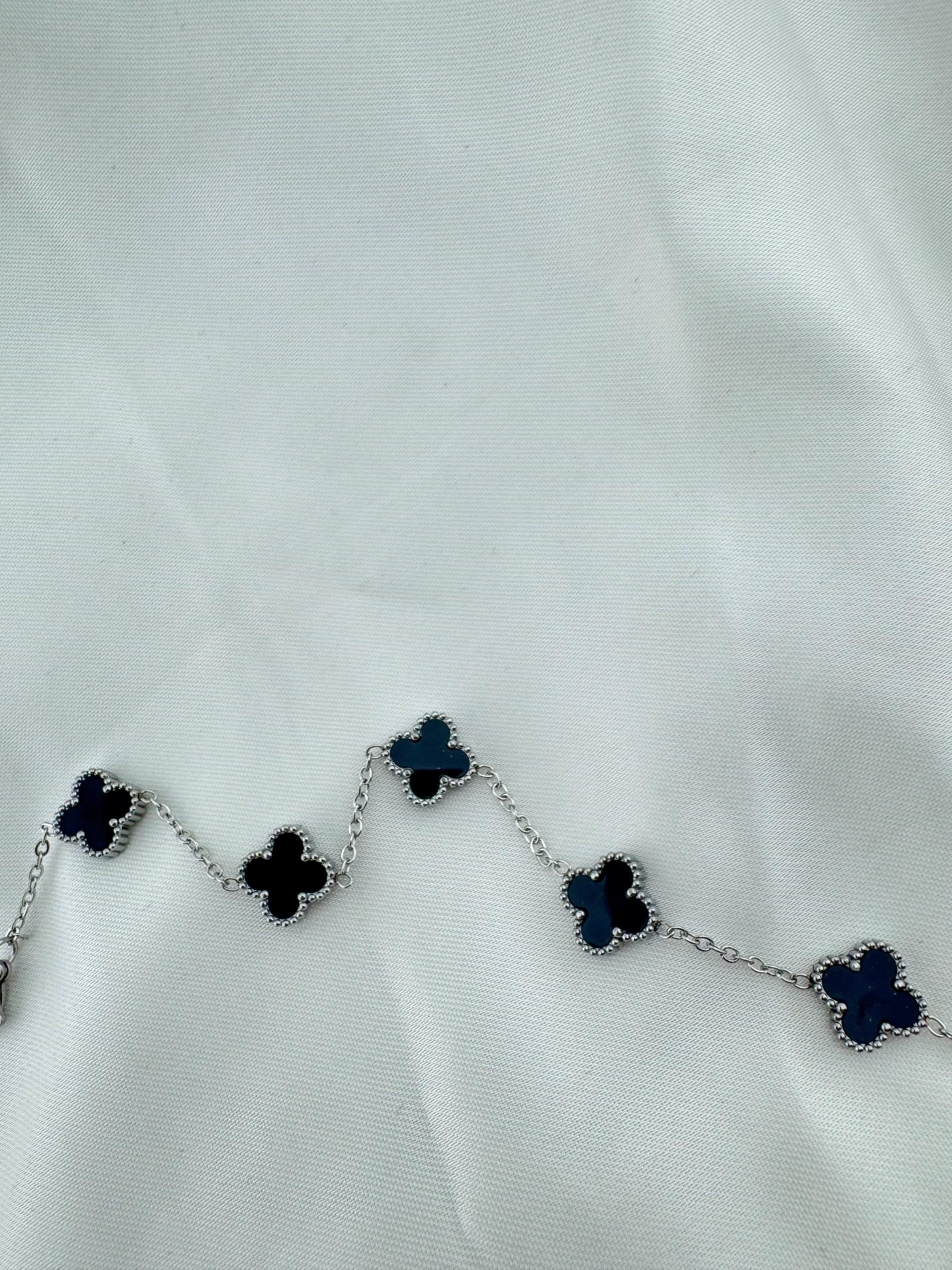 Gümüş Kaplama Yonca Desenli Çelik Bileklik