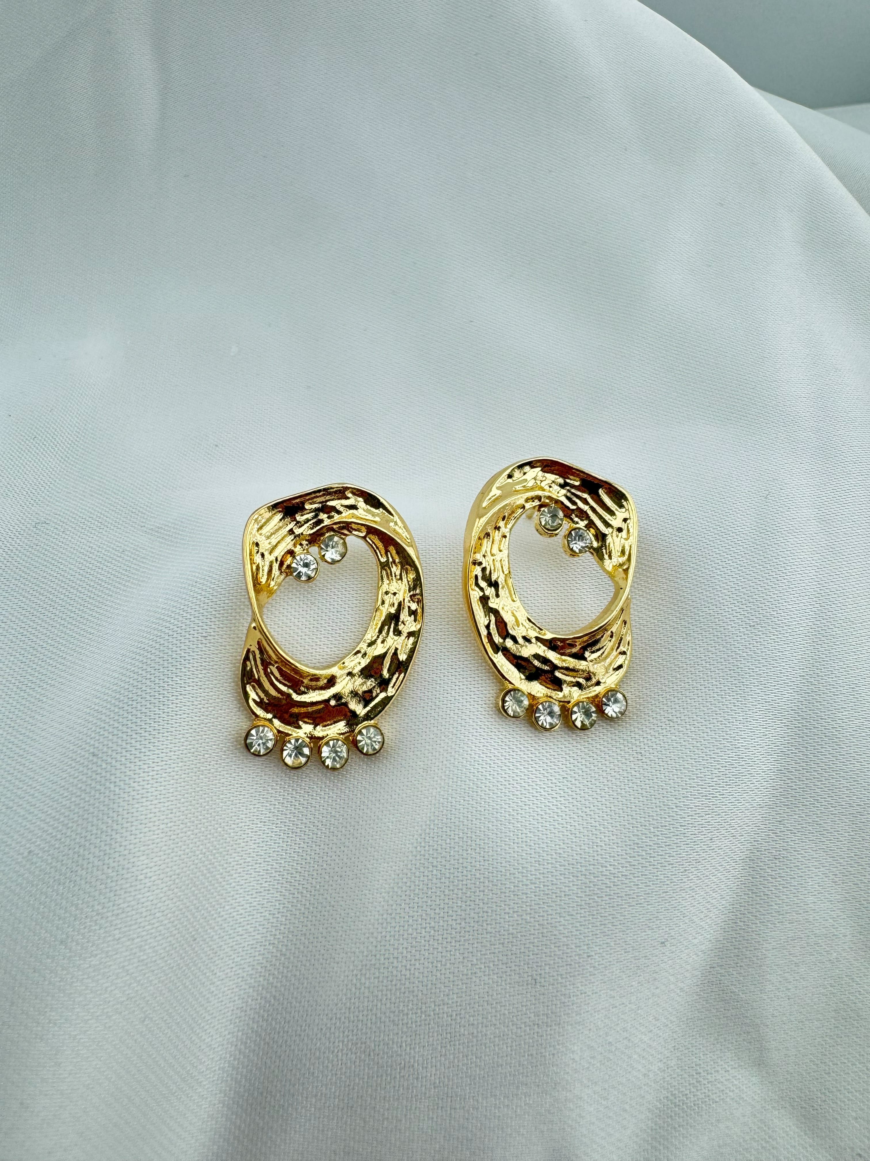 Altın Kaplama Yapay Elmaslı Çelik Küpe 