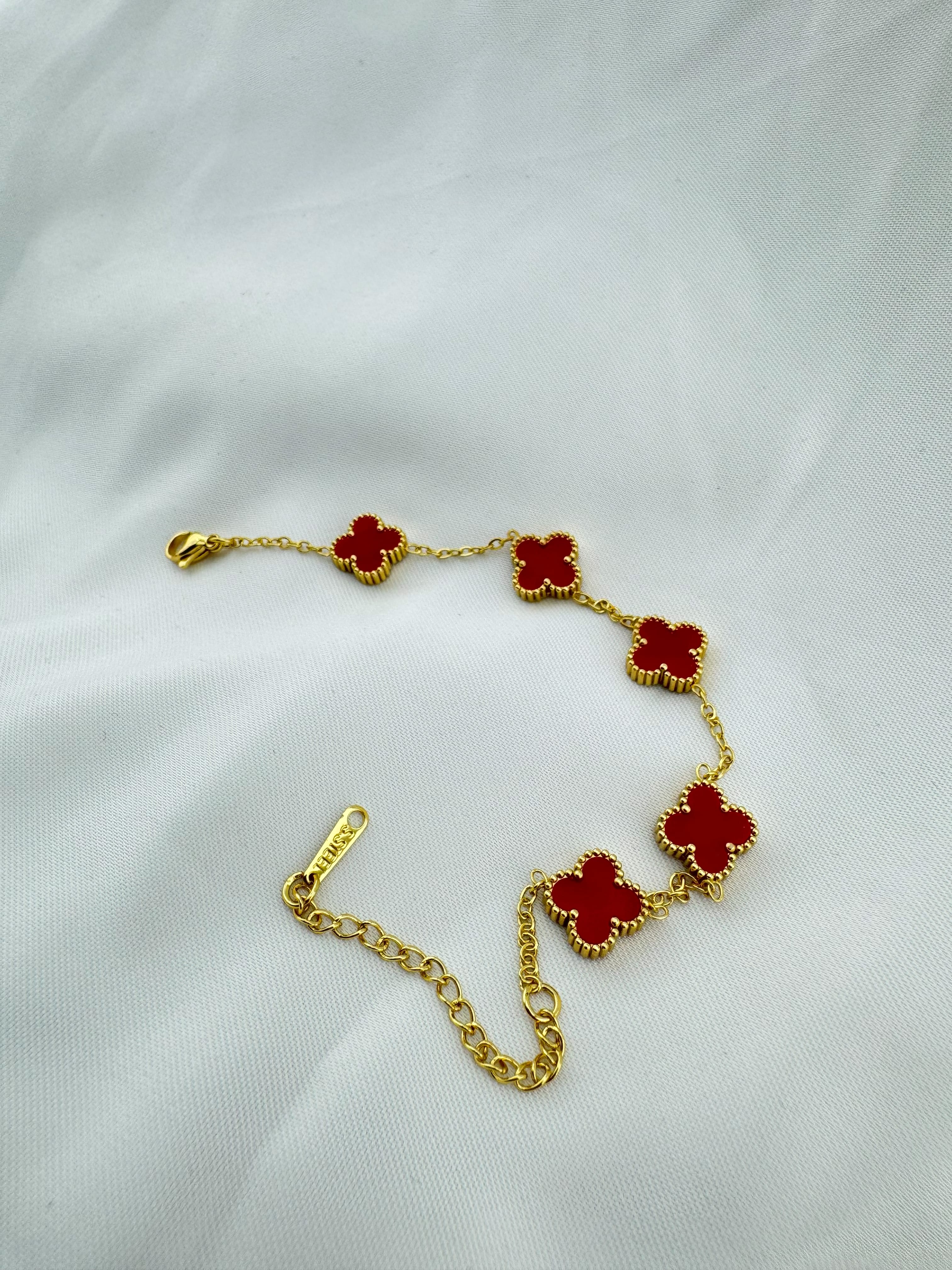 Altın Kaplama Yonca Desenli Çelik Bileklik