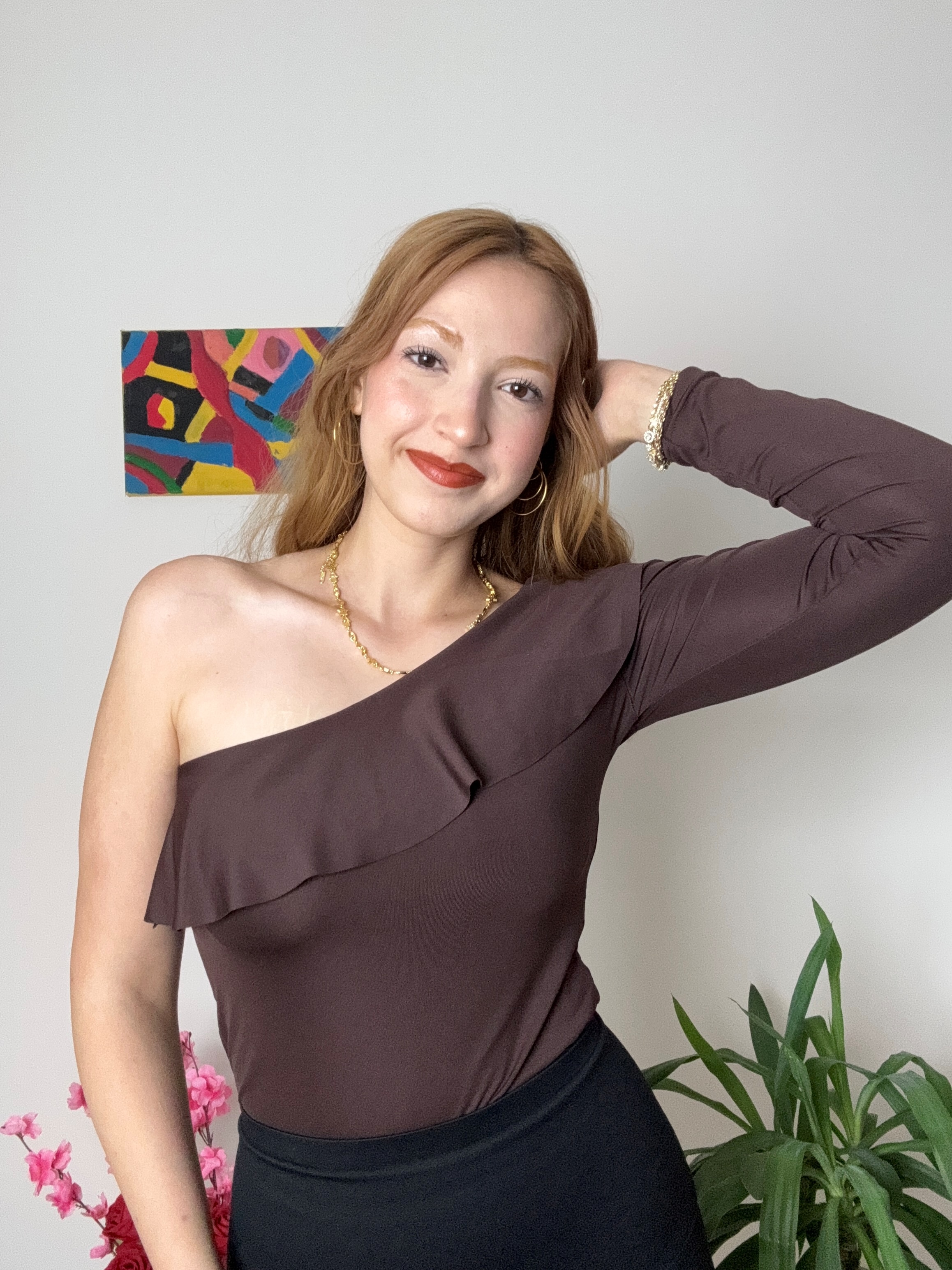 Tek Kol Zıbınlı Dökümlü Siyah Bluz