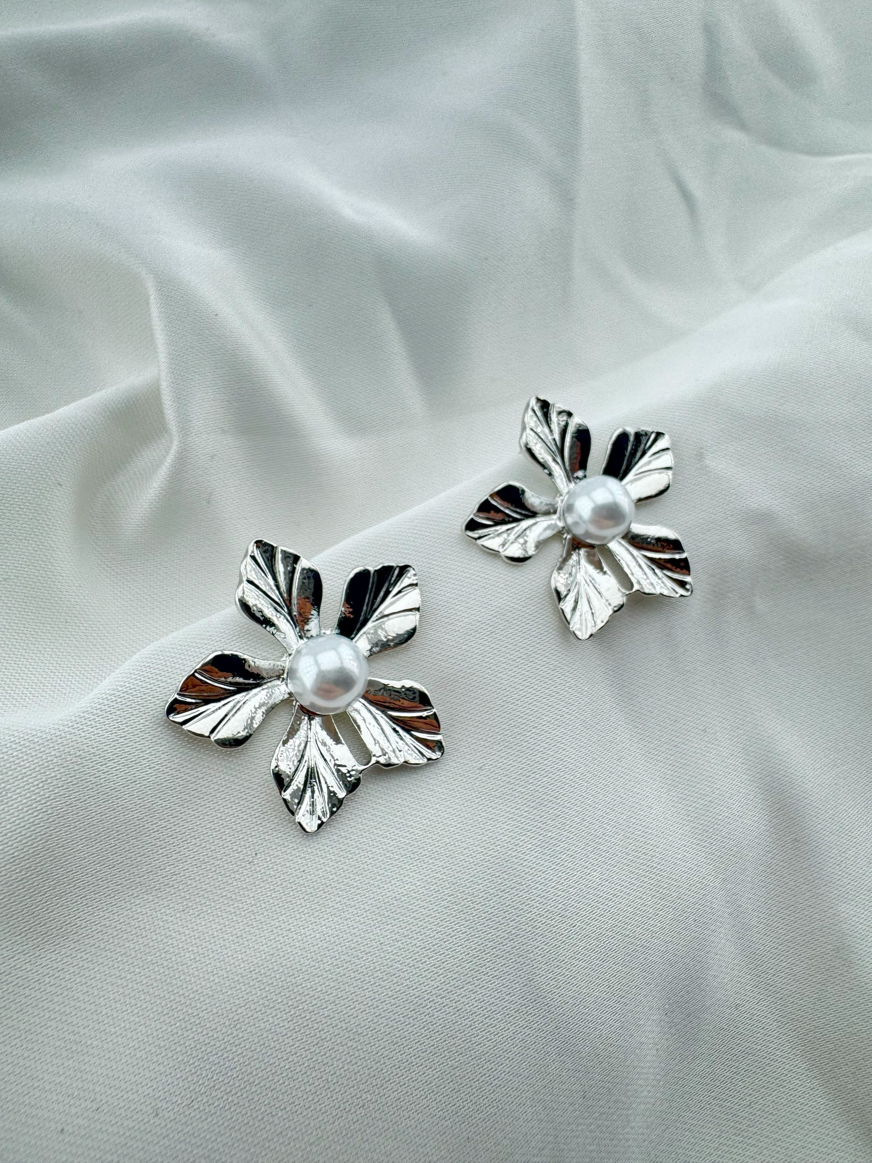 Gümüş Kaplama İncili Çelik Küpe 