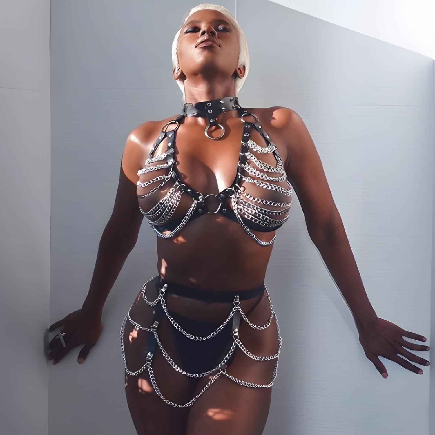 Sens Fantezi İç Giyim Zincirli Alt Üst Sütyen Erotik Takım Deri Fetiş Harness Set - J423 detay