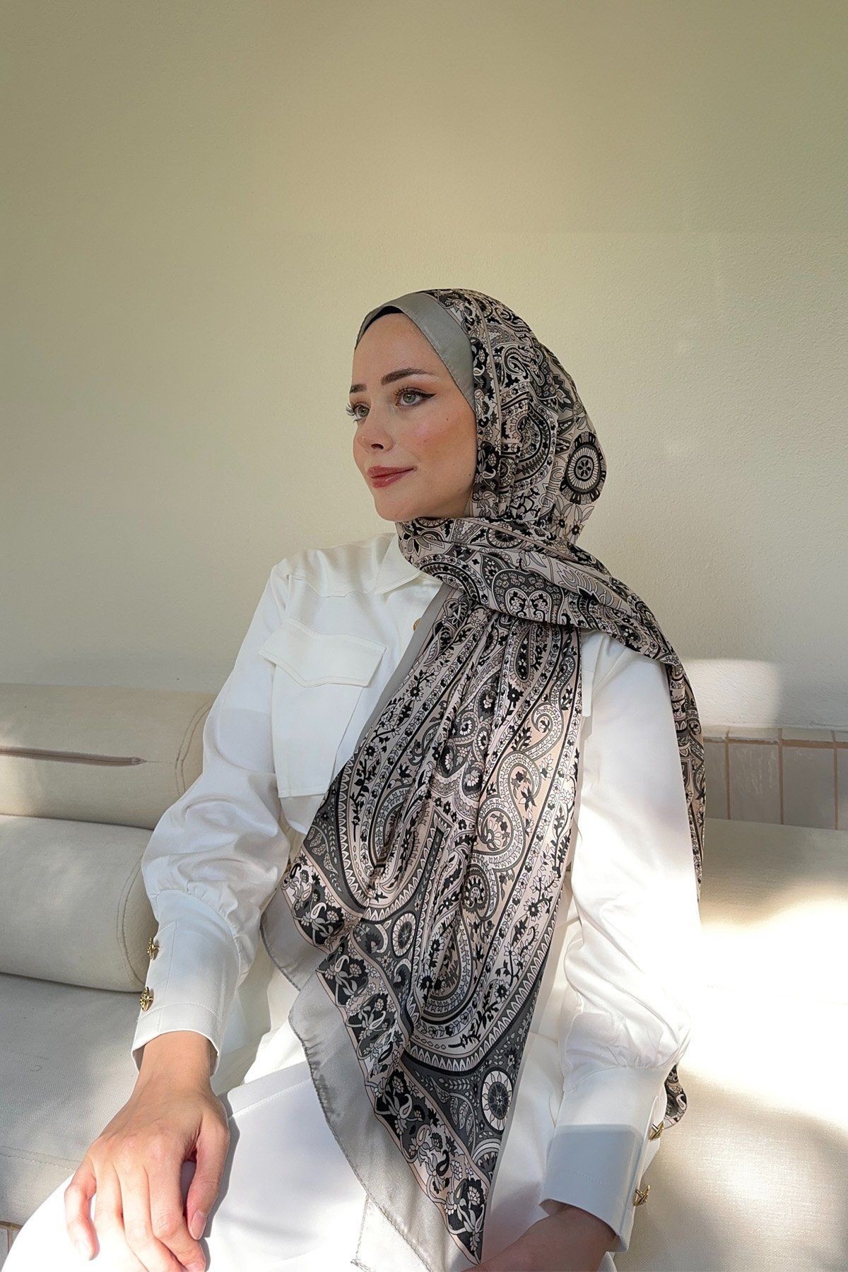 Saray Desen Vual İpek Şal