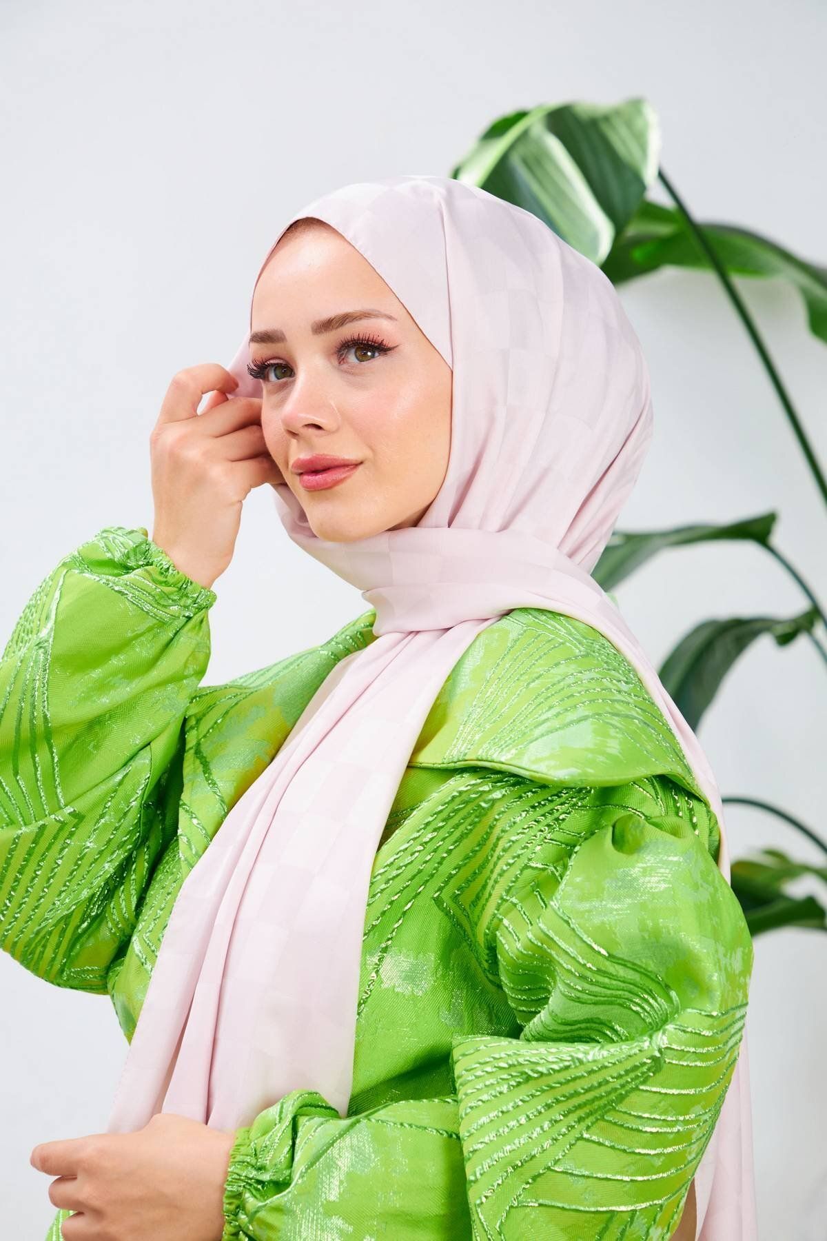 Damalı Desen Jakarlı Şal - pudra