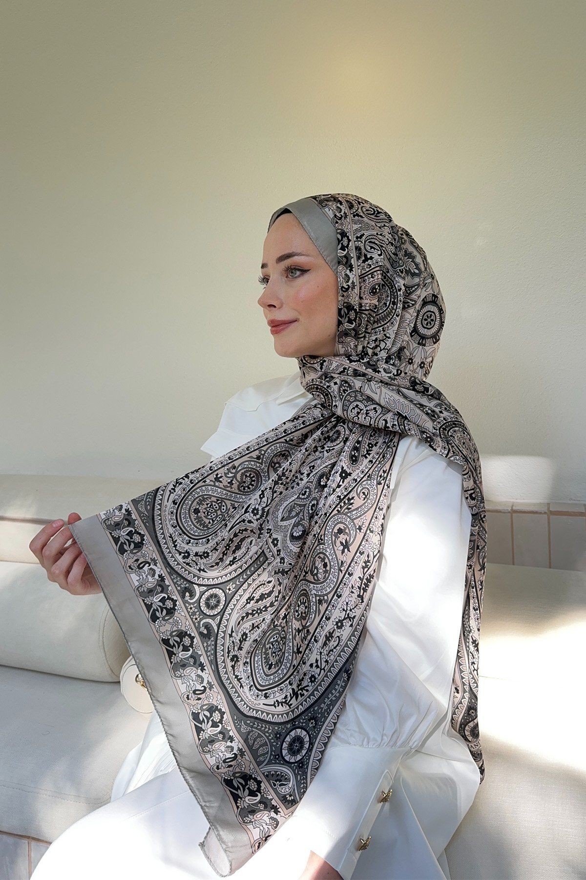 Saray Desen Vual İpek Şal