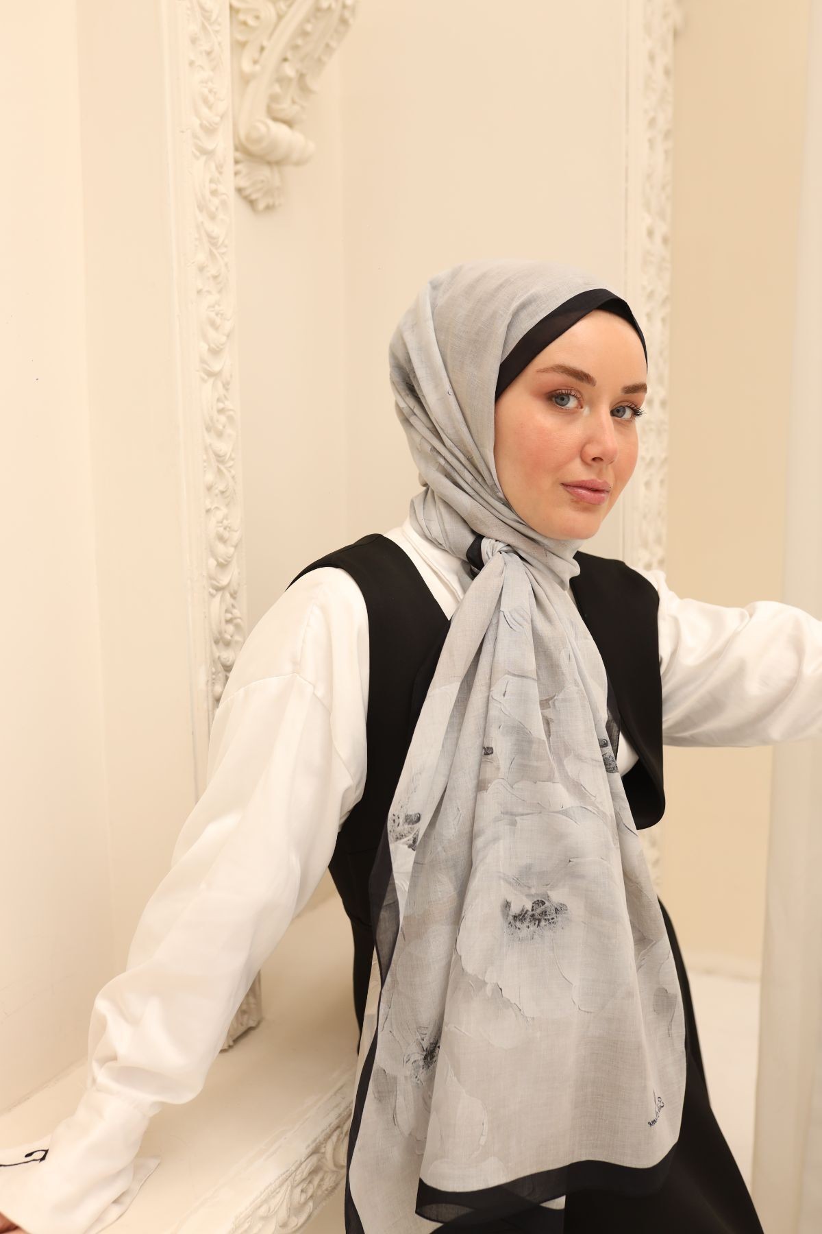 Manolya Desen Naria Şal