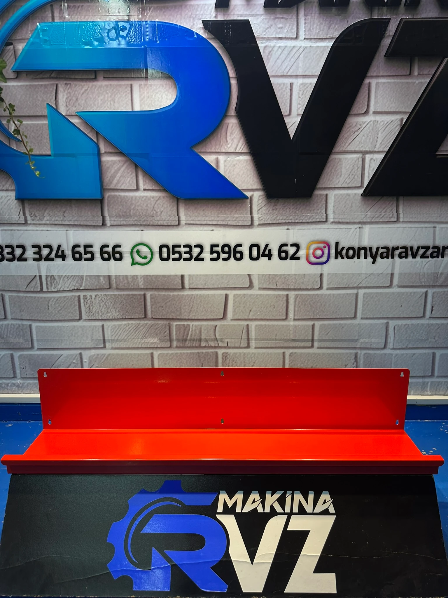 Rvz 1 Mt Uzunluğunda Raf / Oto Detay Düzenleyici - Kırmızı Renk