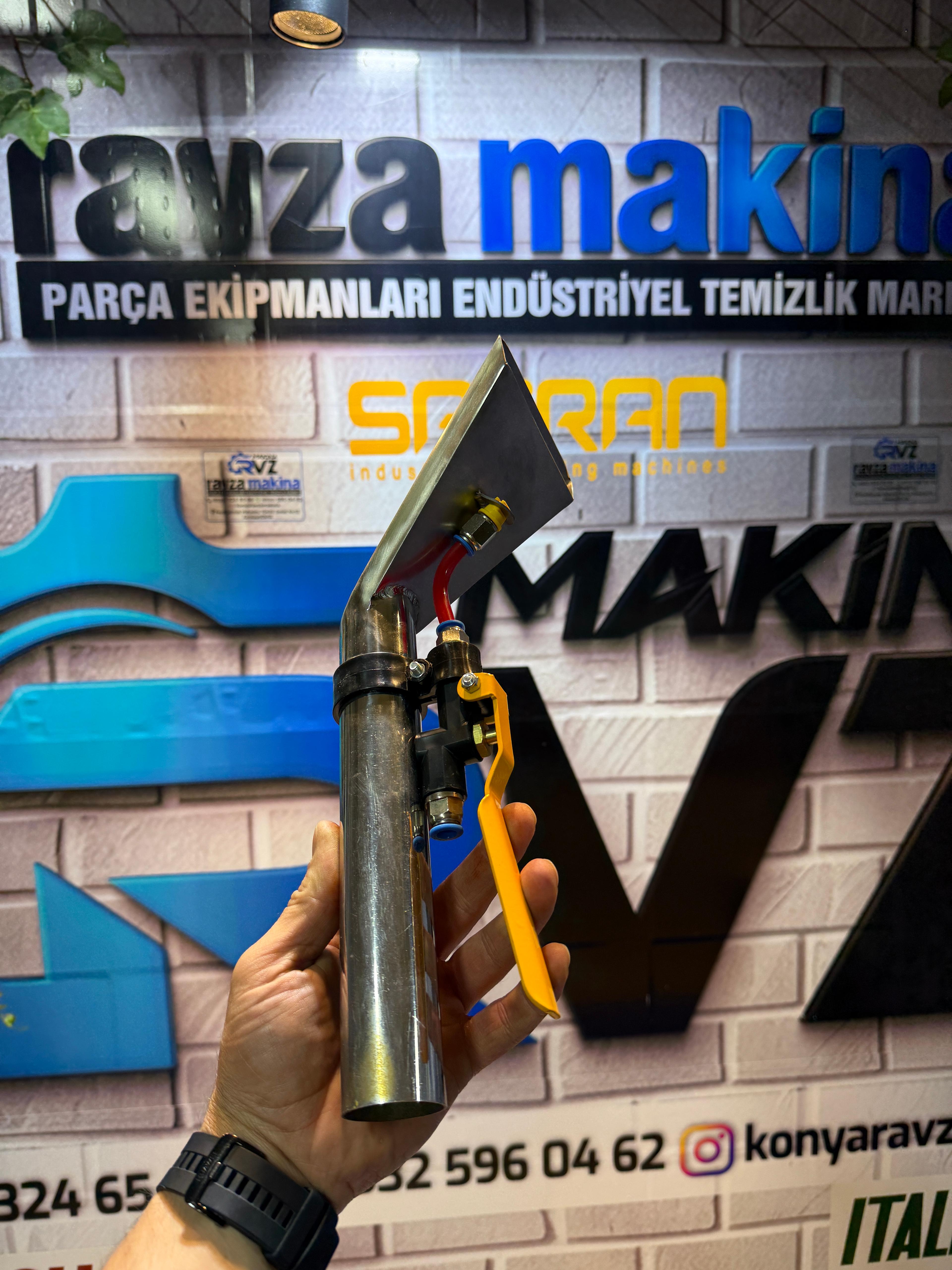 Rvz Safran / Anafor / Star / Fantom / Çözüm ve Vantos Uyumlu Krom Koltuk Aparatı
