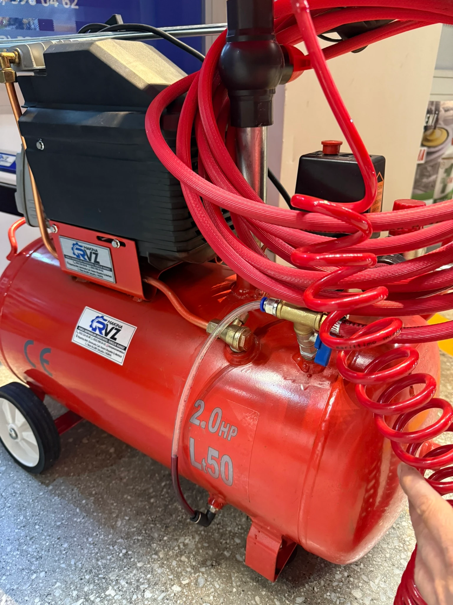 Rvz 50 Lt Kapasiteli Kompresör ve Köpük Tankı