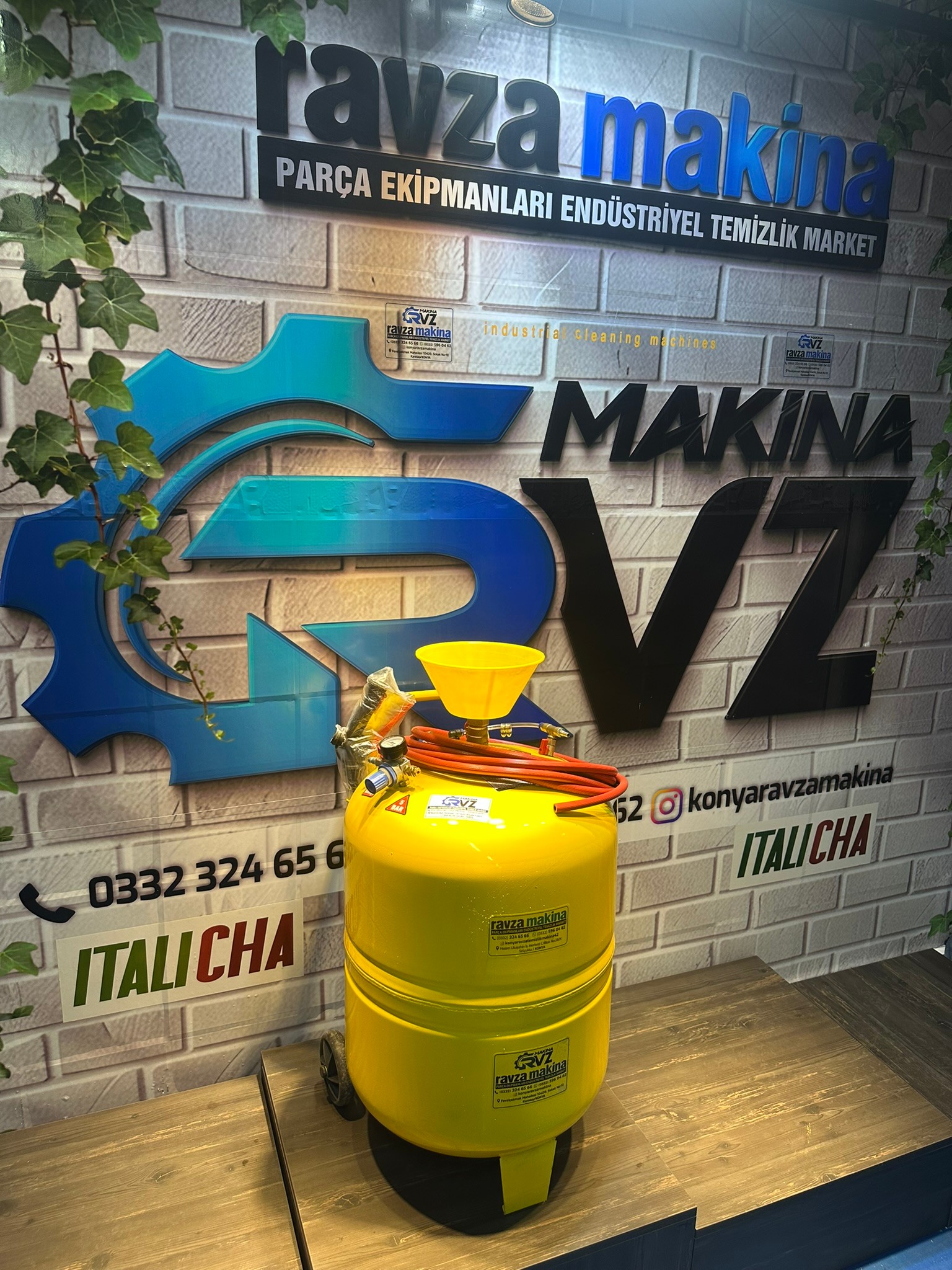Rvz Köpük ve Sıvı Püskürtme Tankı 100 LT.