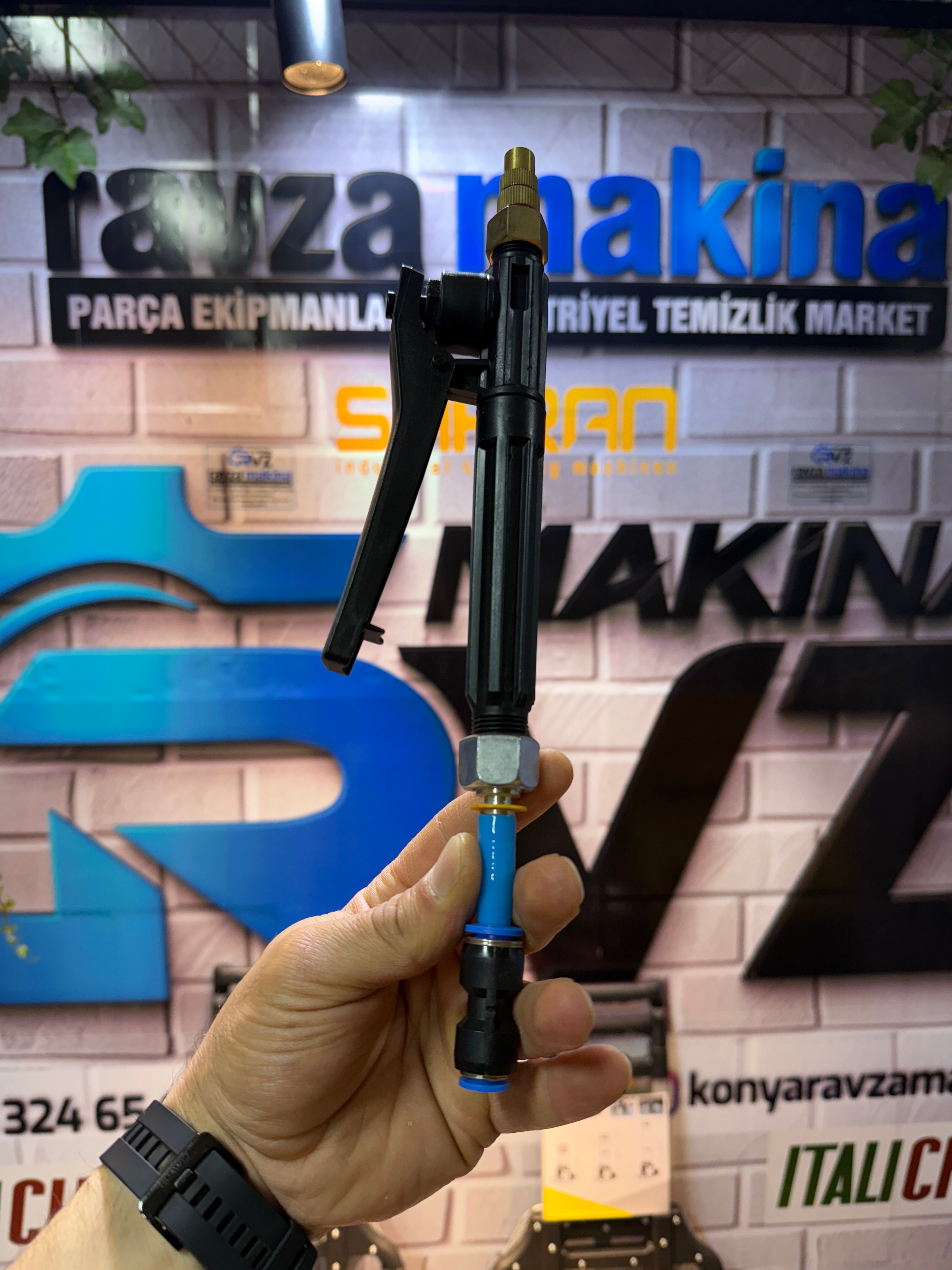 Rvz Plastik Modeli Ucu Ayarlanabilir İlaçlama Tetiği - 10 MM Jaklı