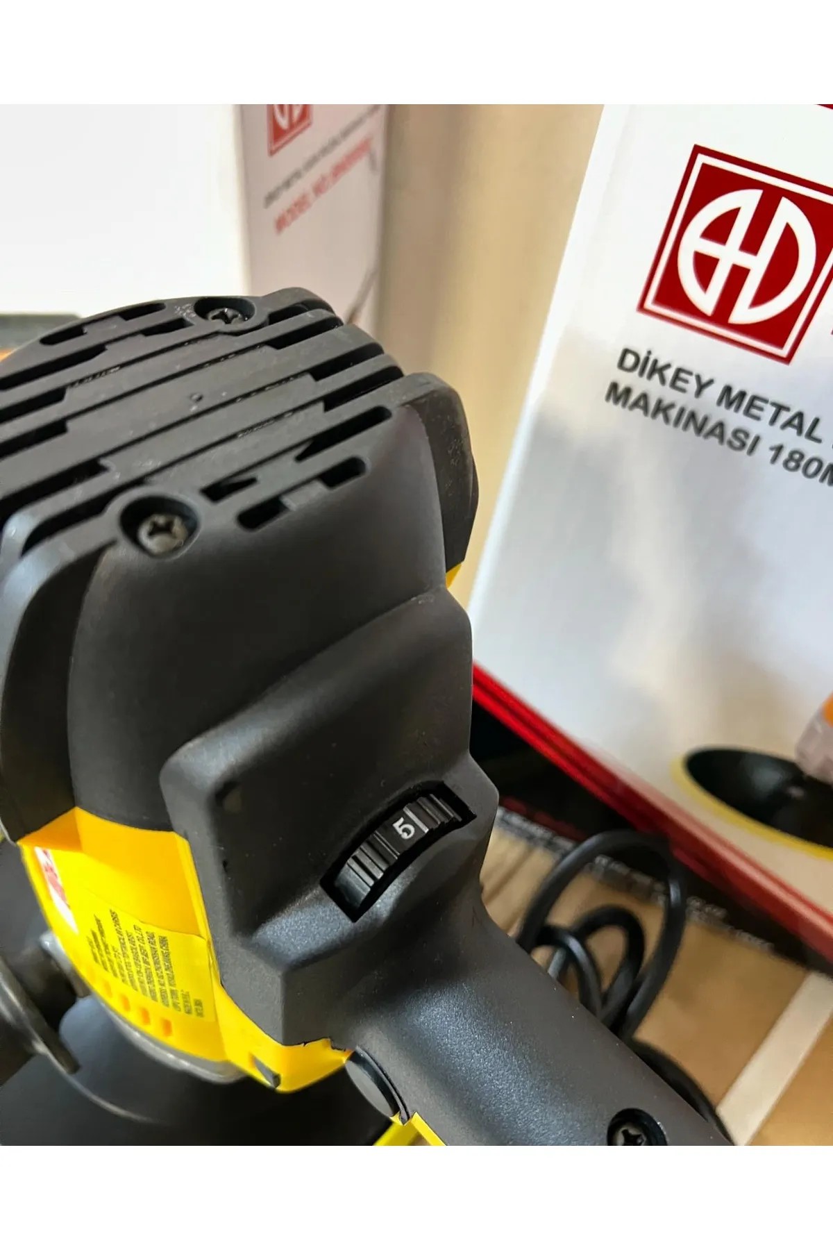 BhdB Dikey Metal Dik Kafa Polisaj ve Fırçalama Makinası 180 mm